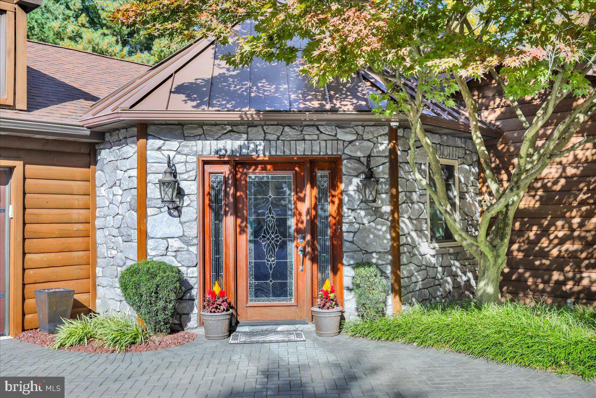 566 IMPERIAL DRIVE