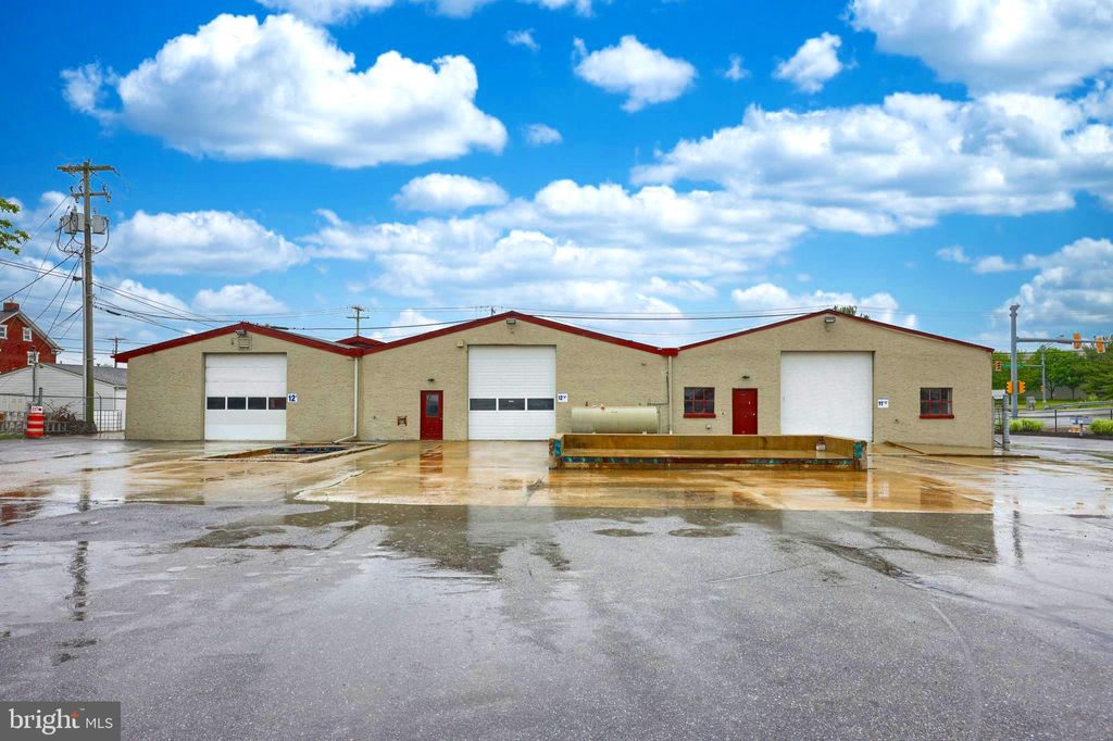 Photo of 203 Greenfield Road, LANCASTER, PA 17601 (MLS # PALA2075816)