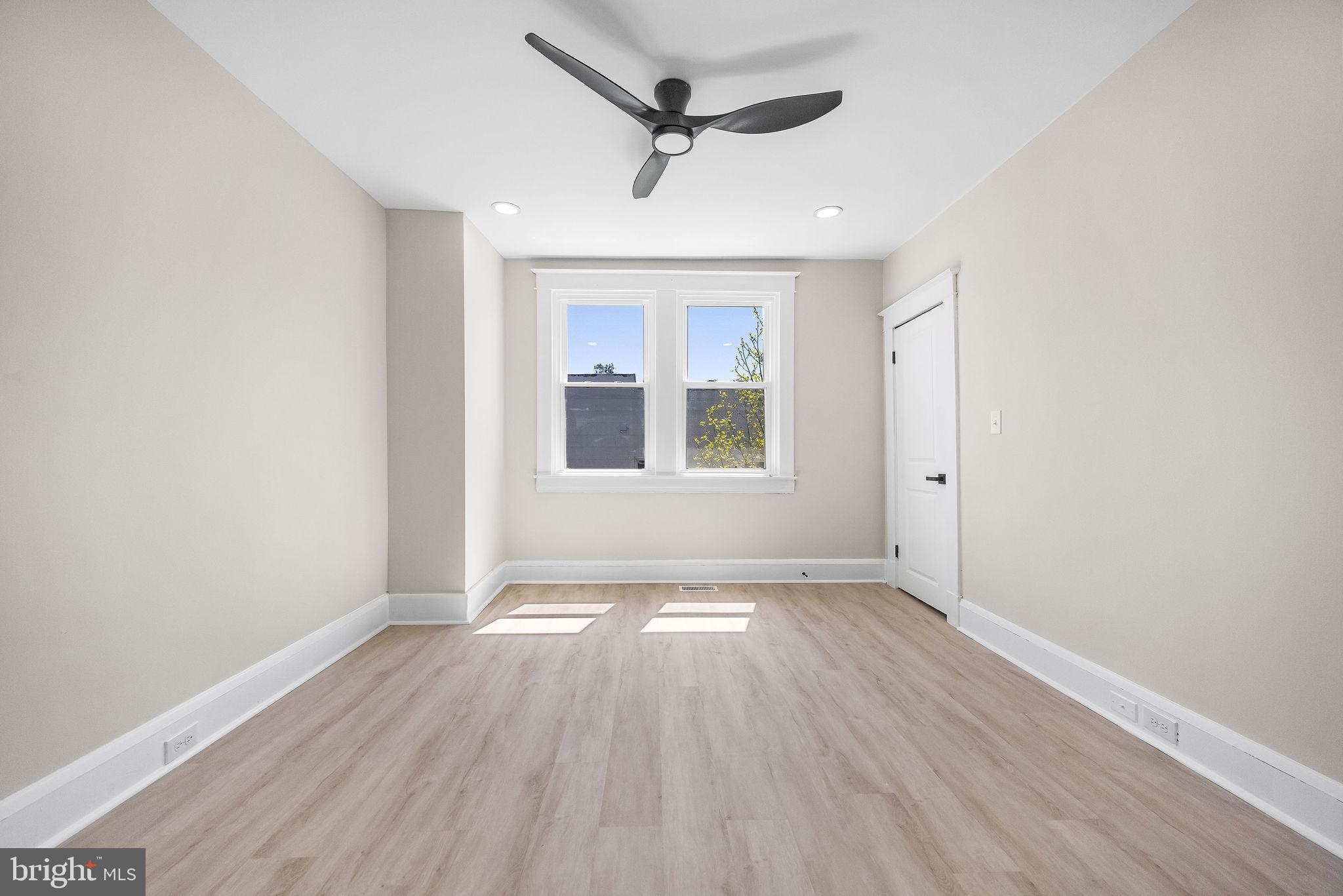 ROSEMONT EAST - Residential