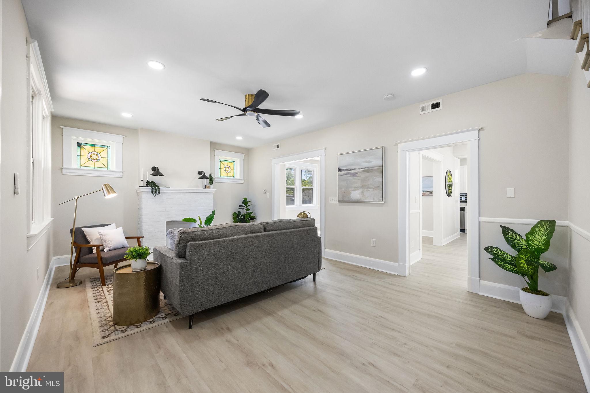 ROSEMONT EAST - Residential