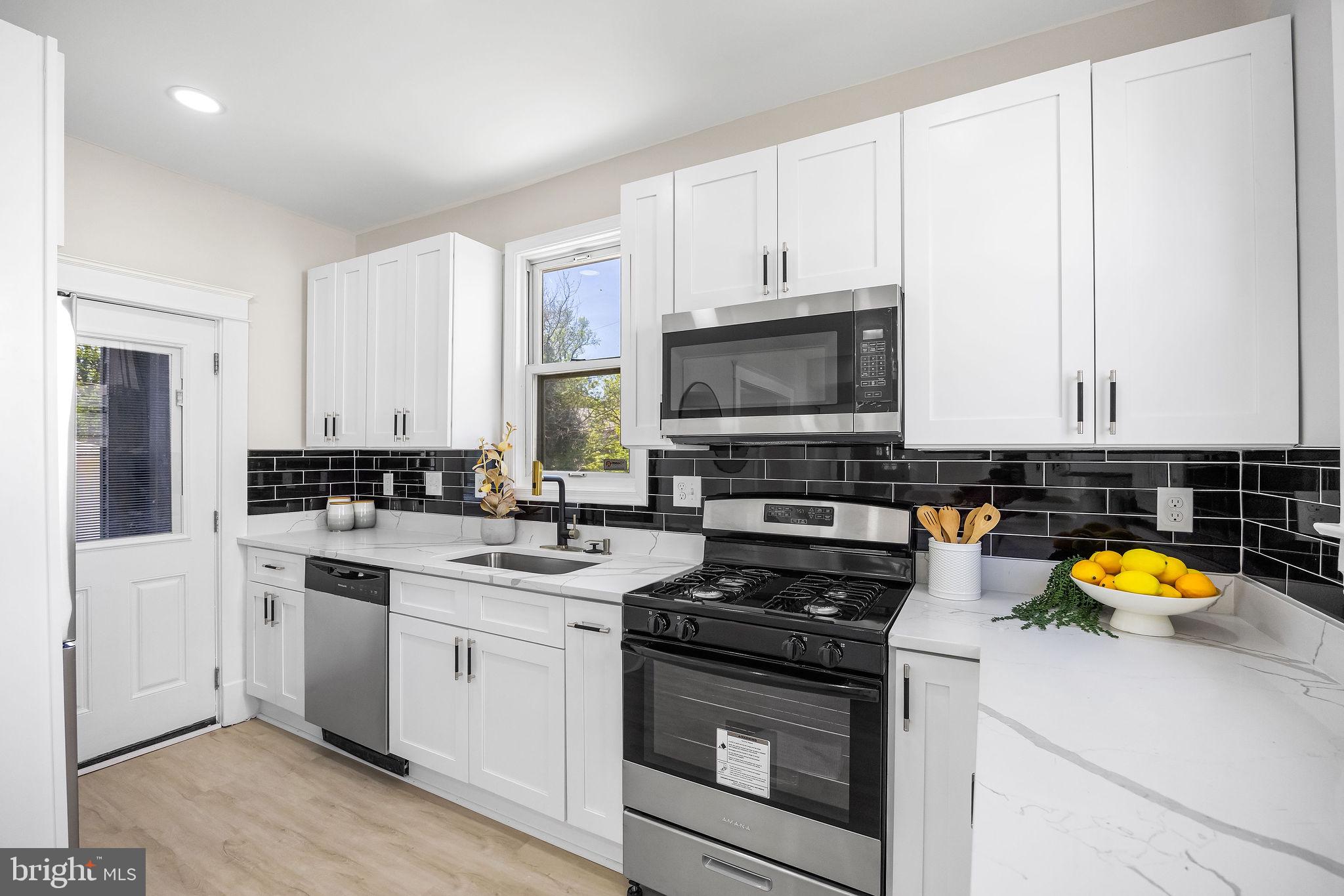 ROSEMONT EAST - Residential