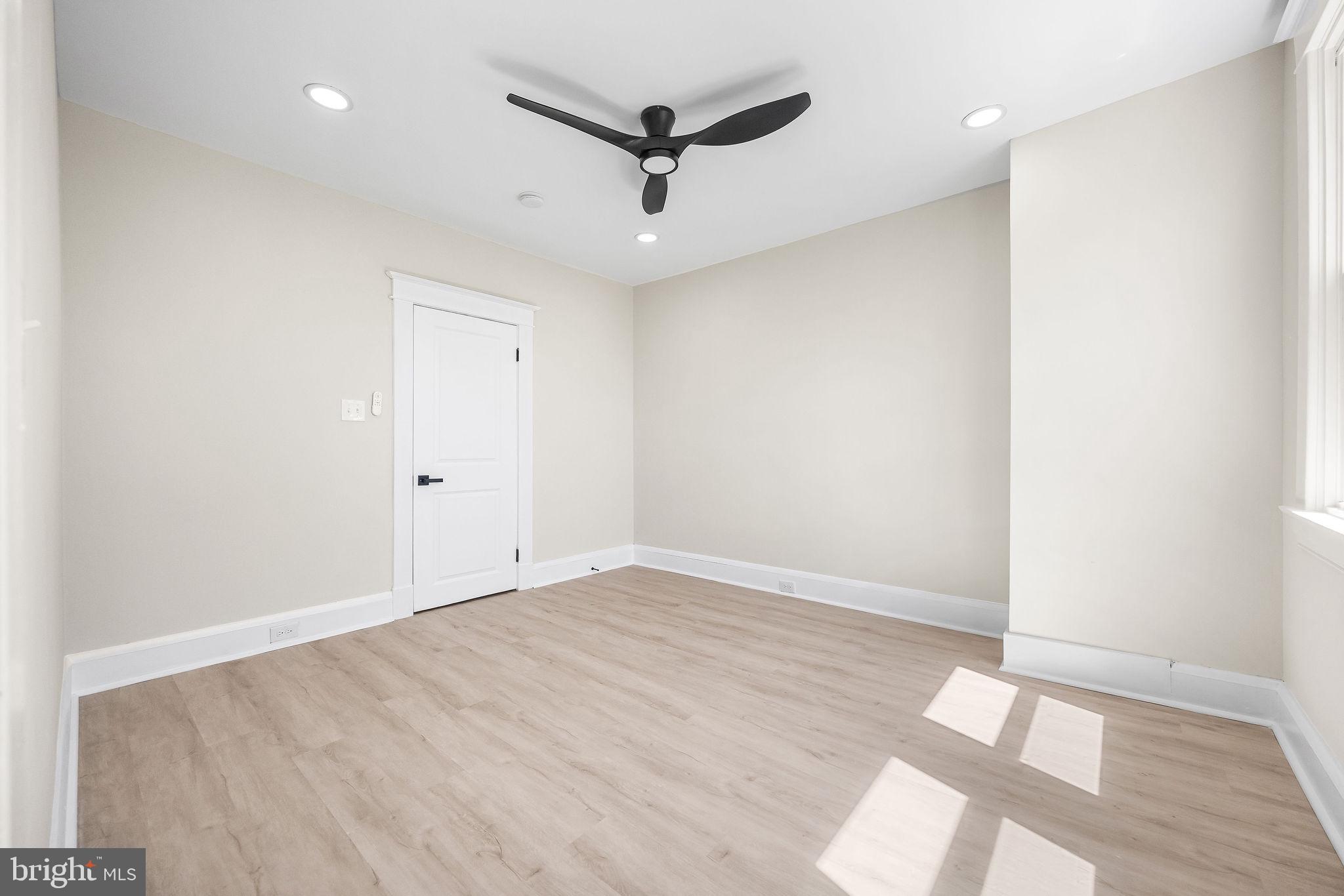 ROSEMONT EAST - Residential