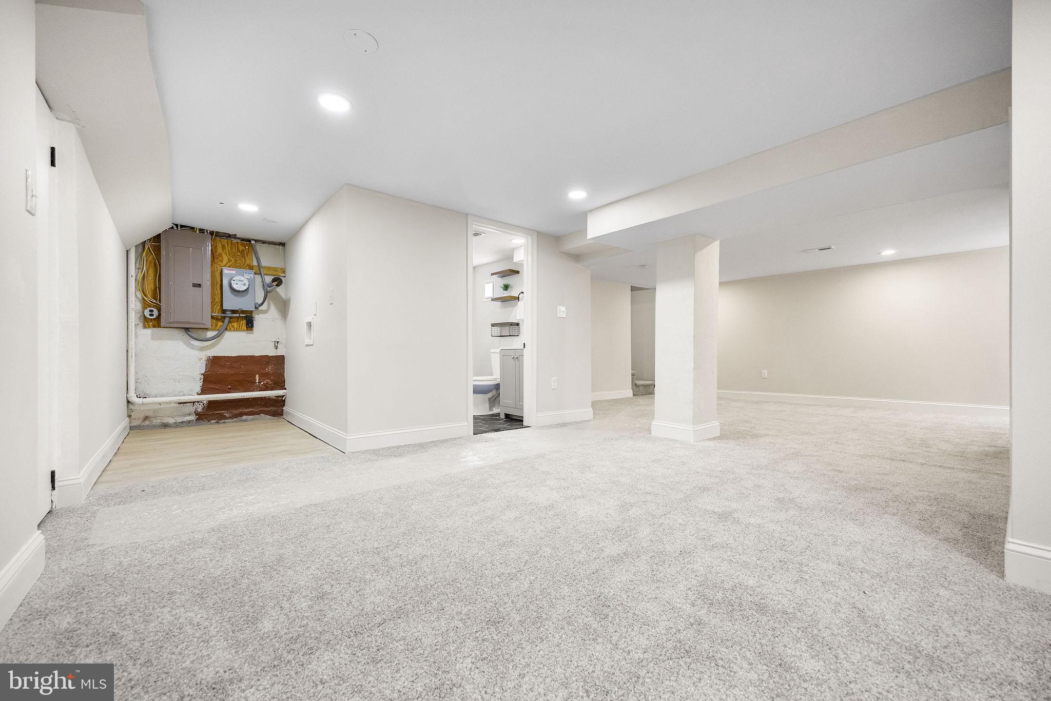 ROSEMONT EAST - Residential