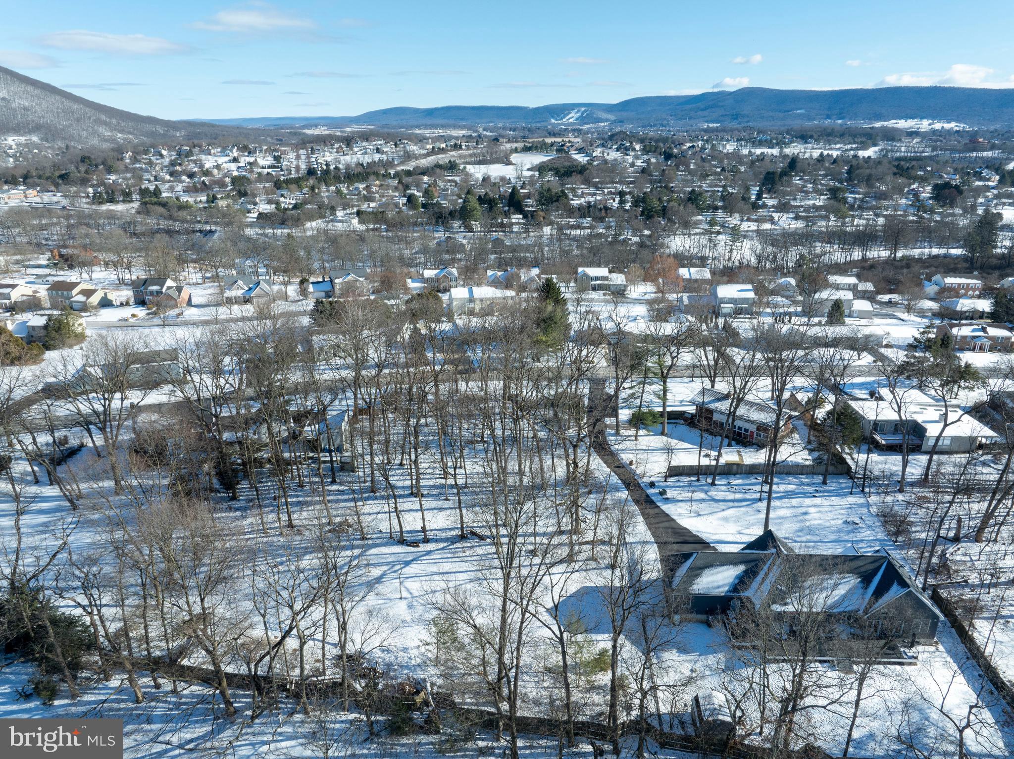 CENTRE HILLS VILLAGE - Land