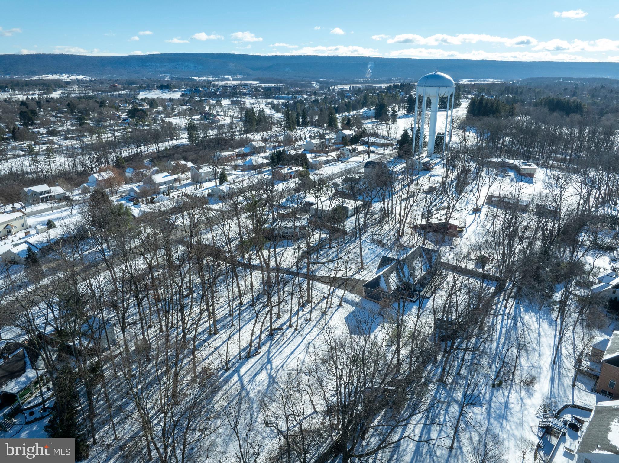CENTRE HILLS VILLAGE - Land