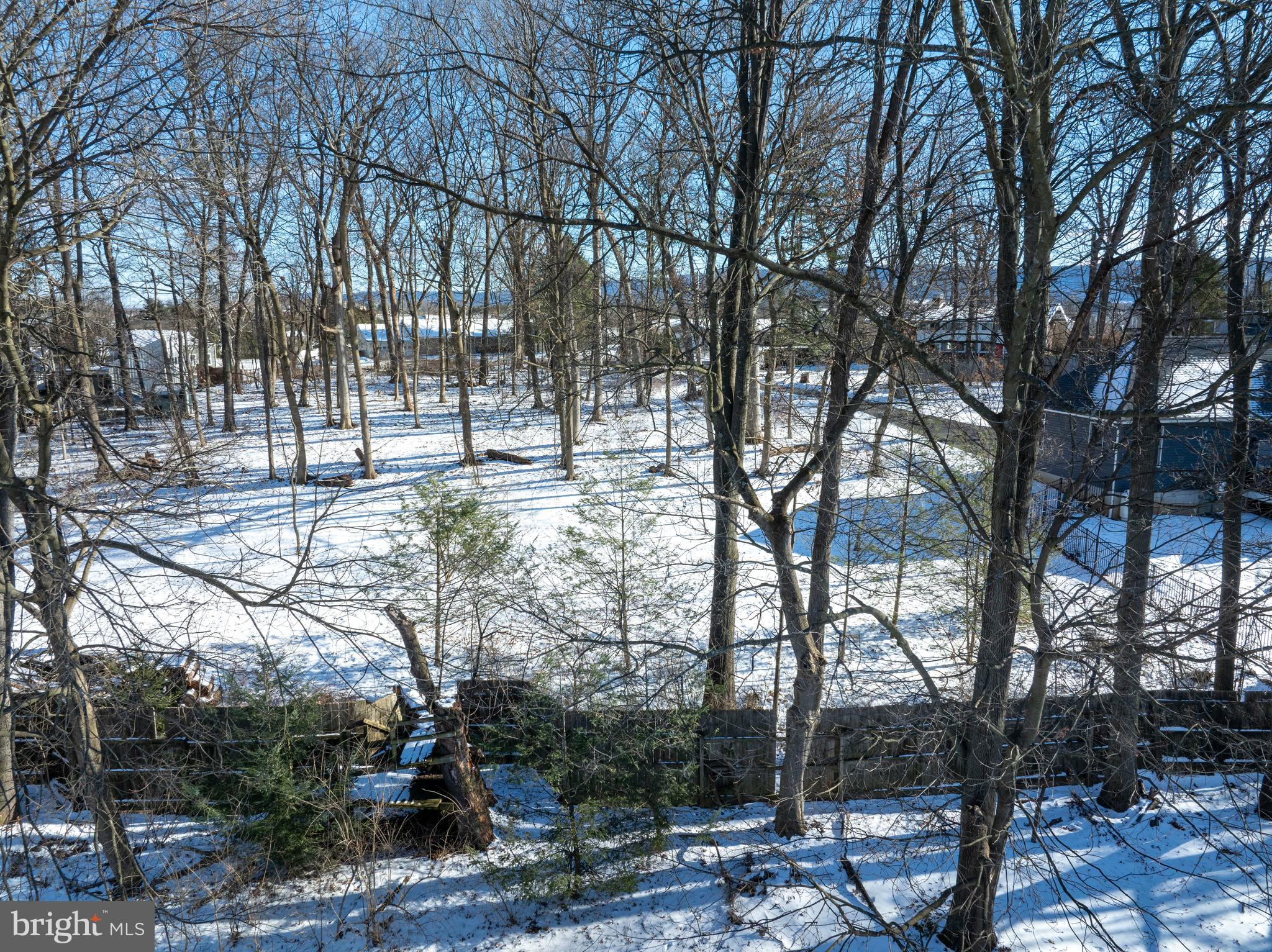 CENTRE HILLS VILLAGE - Land