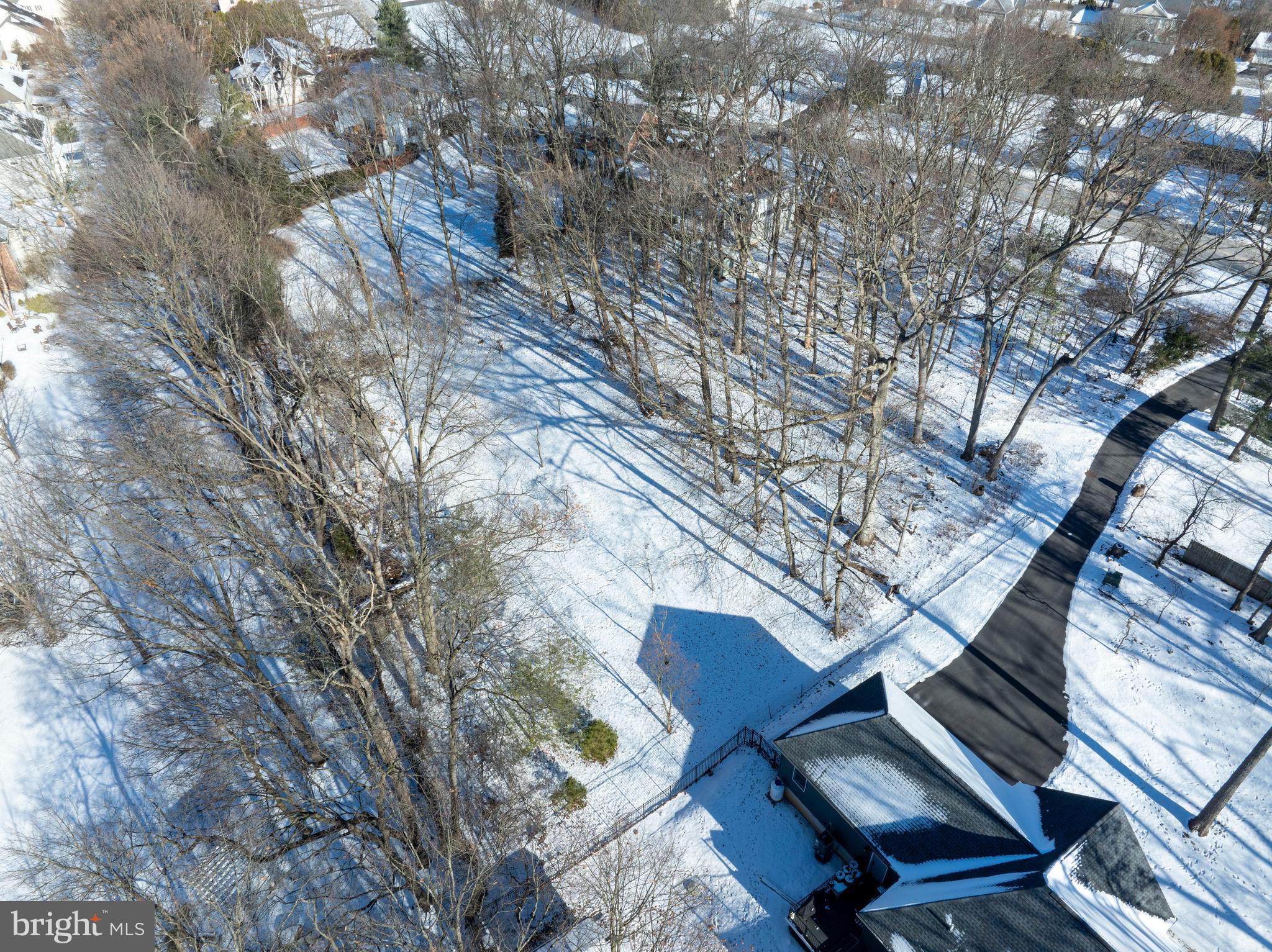 CENTRE HILLS VILLAGE - Land