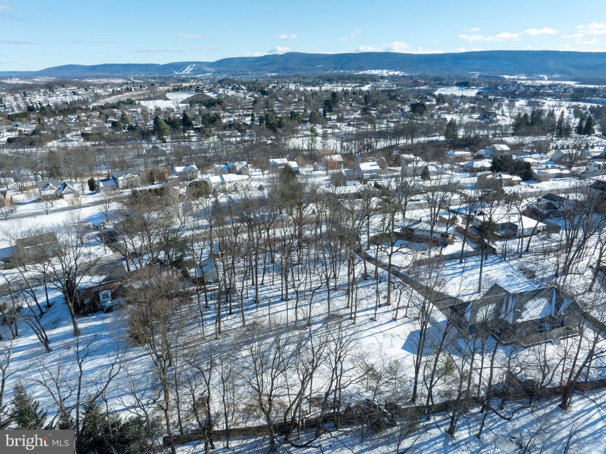 CENTRE HILLS VILLAGE - Land