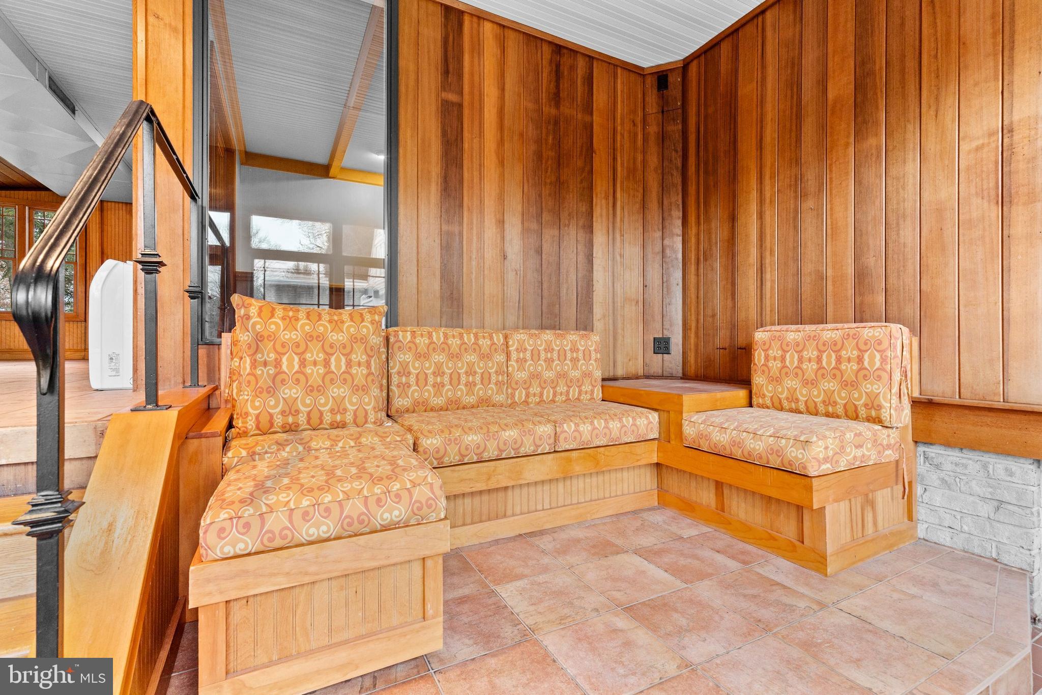 POINT RIDGE FARMS - Residential