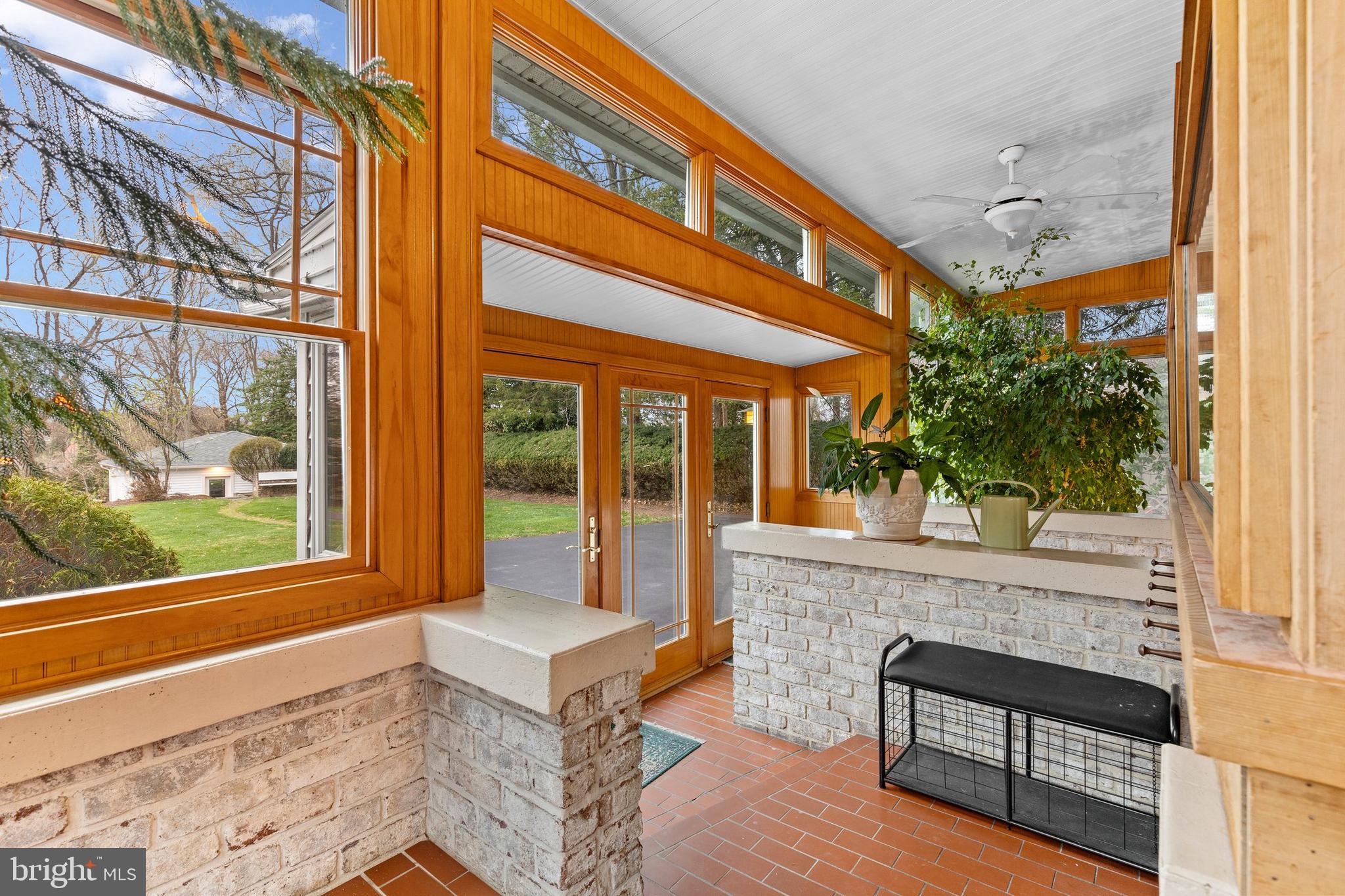 POINT RIDGE FARMS - Residential