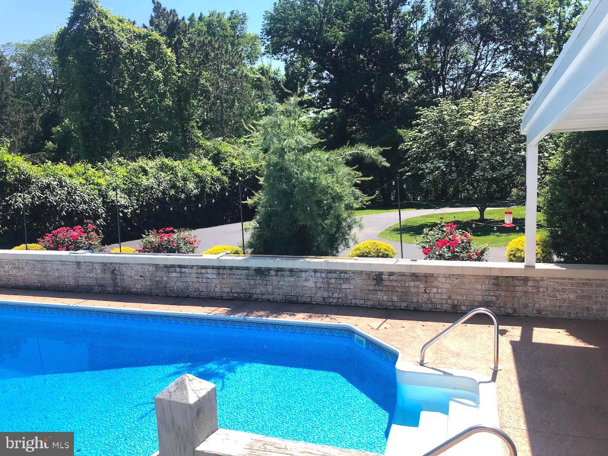 POINT RIDGE FARMS - Residential