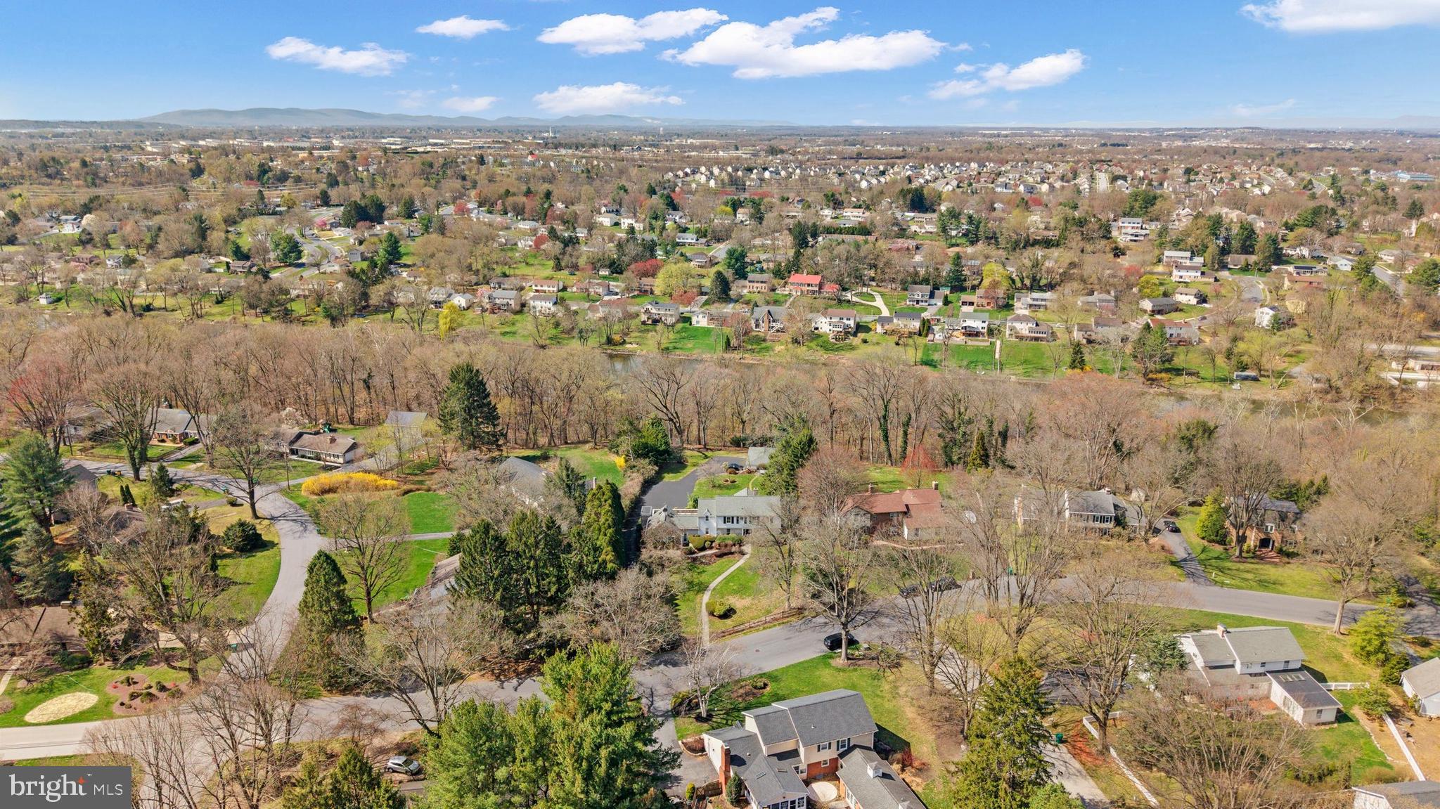 POINT RIDGE FARMS - Residential