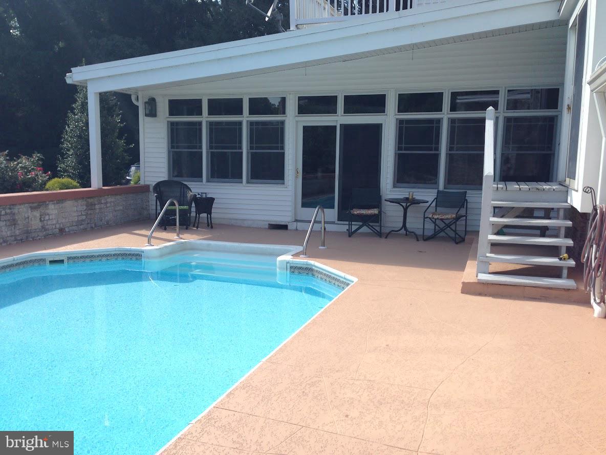 POINT RIDGE FARMS - Residential