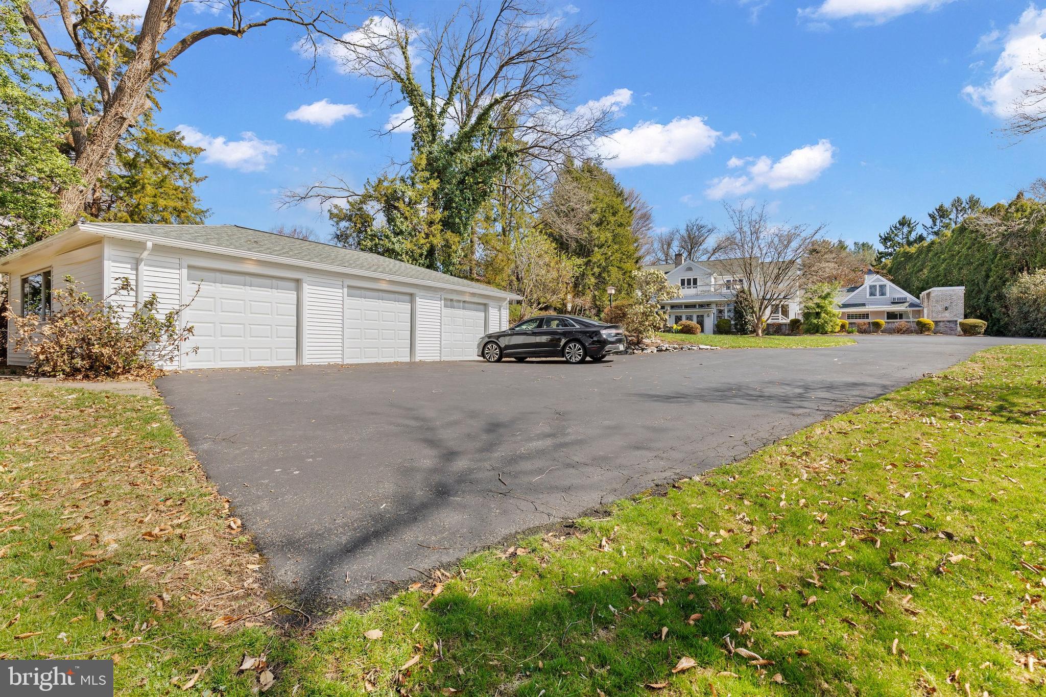 POINT RIDGE FARMS - Residential