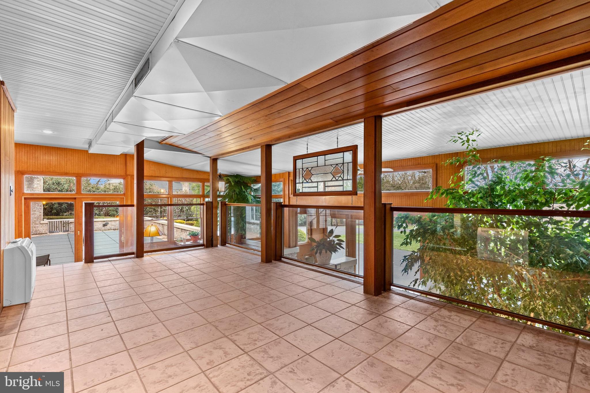 POINT RIDGE FARMS - Residential