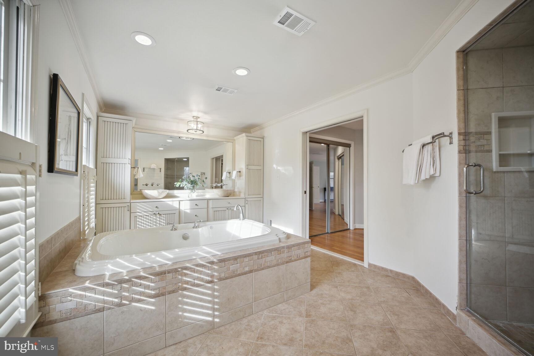 MCAULEY PARK - Residential