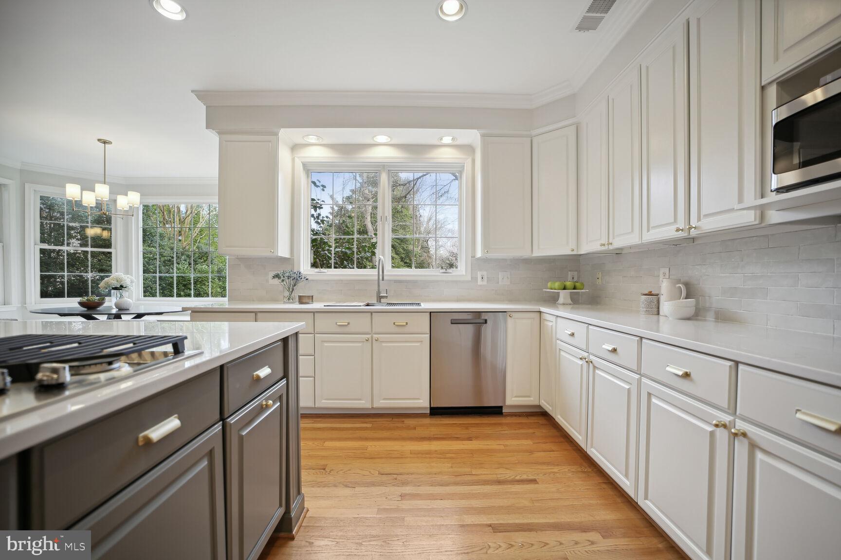 MCAULEY PARK - Residential