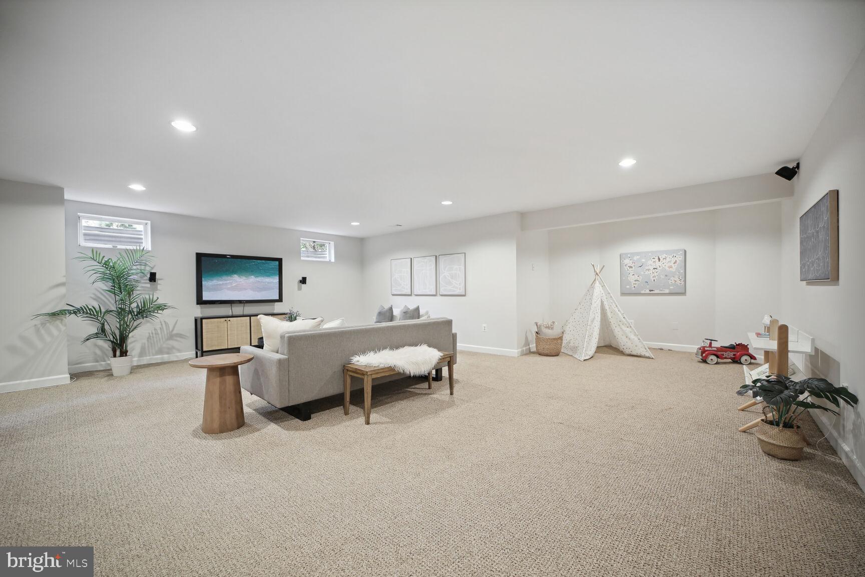 MCAULEY PARK - Residential