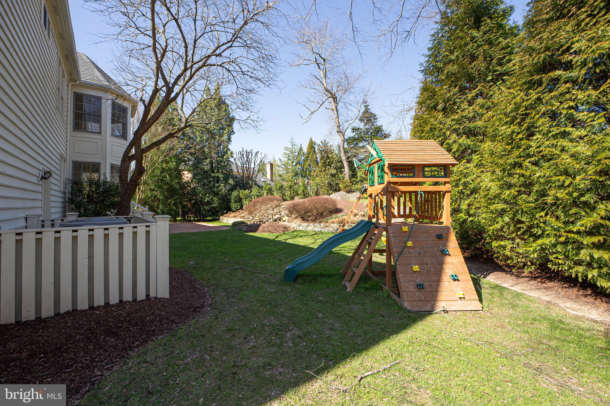 MCAULEY PARK - Residential