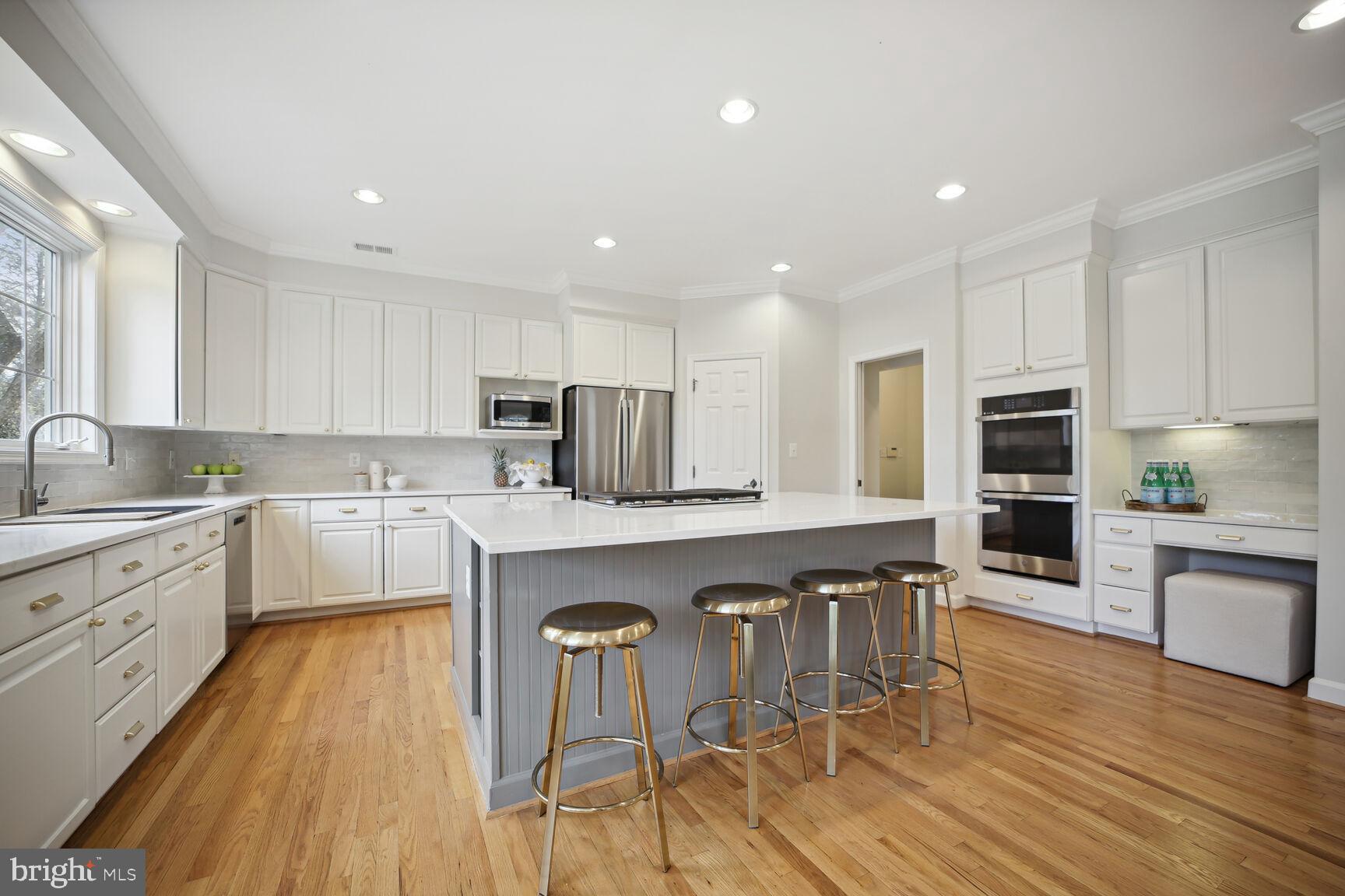 MCAULEY PARK - Residential