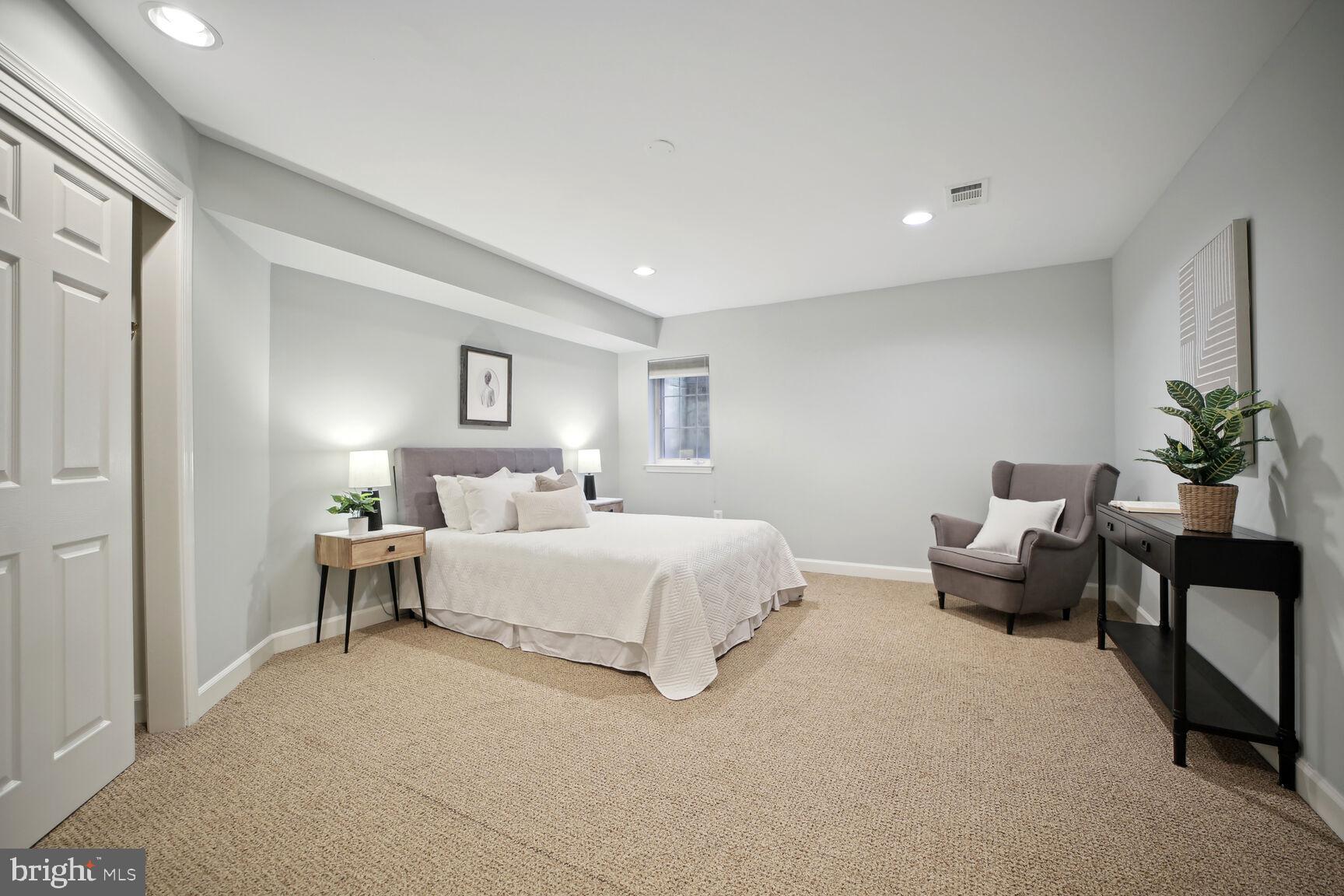 MCAULEY PARK - Residential