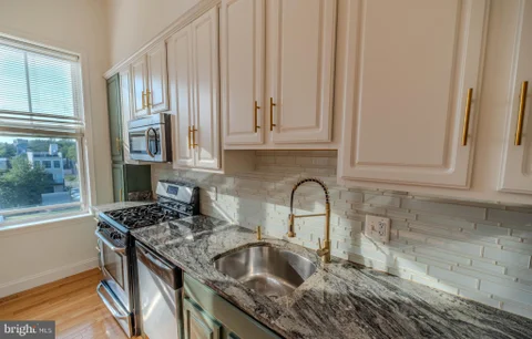 MLS: DCDC2273754