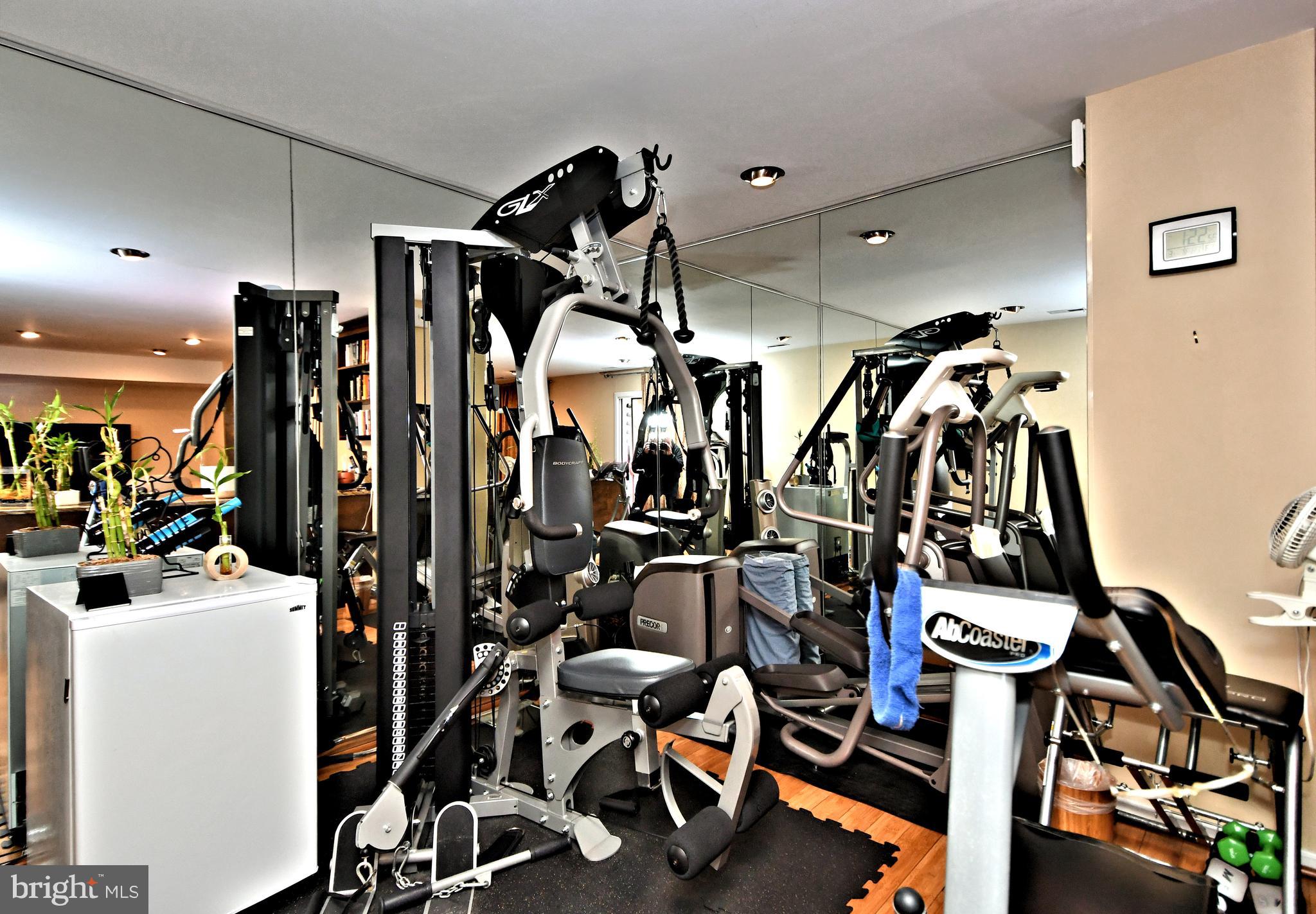 STOTESBURY TWHSE - Residential