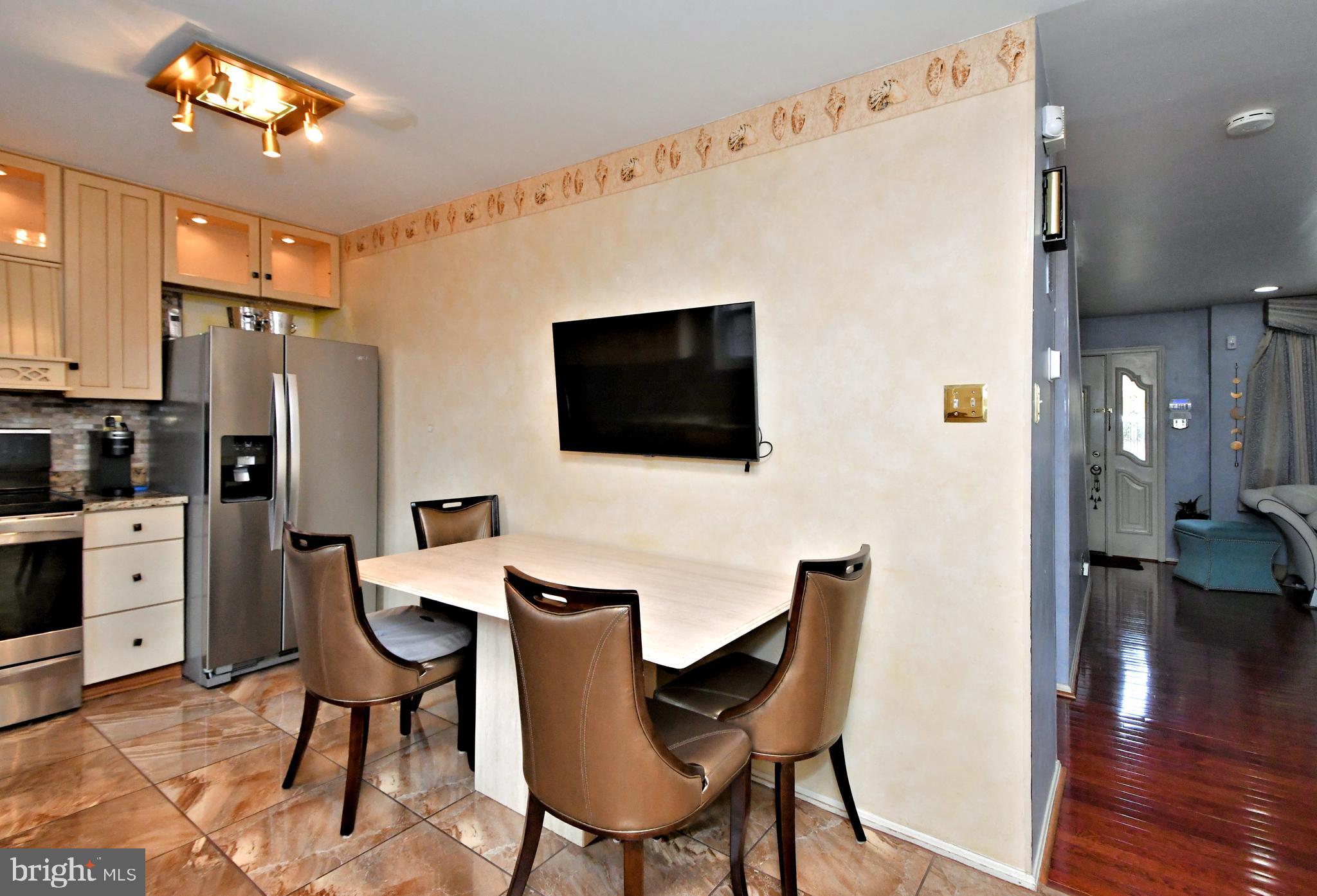 STOTESBURY TWHSE - Residential