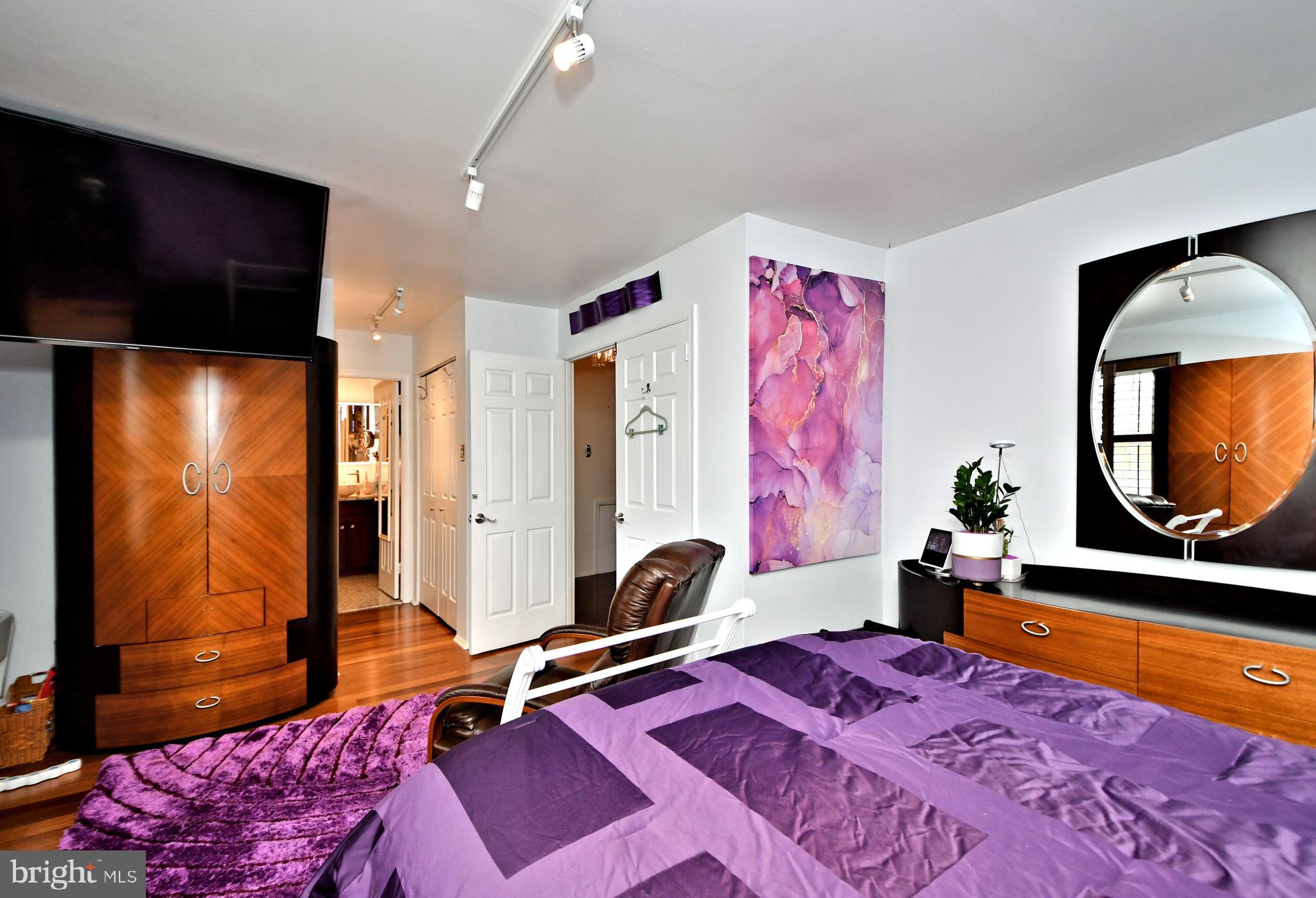 STOTESBURY TWHSE - Residential