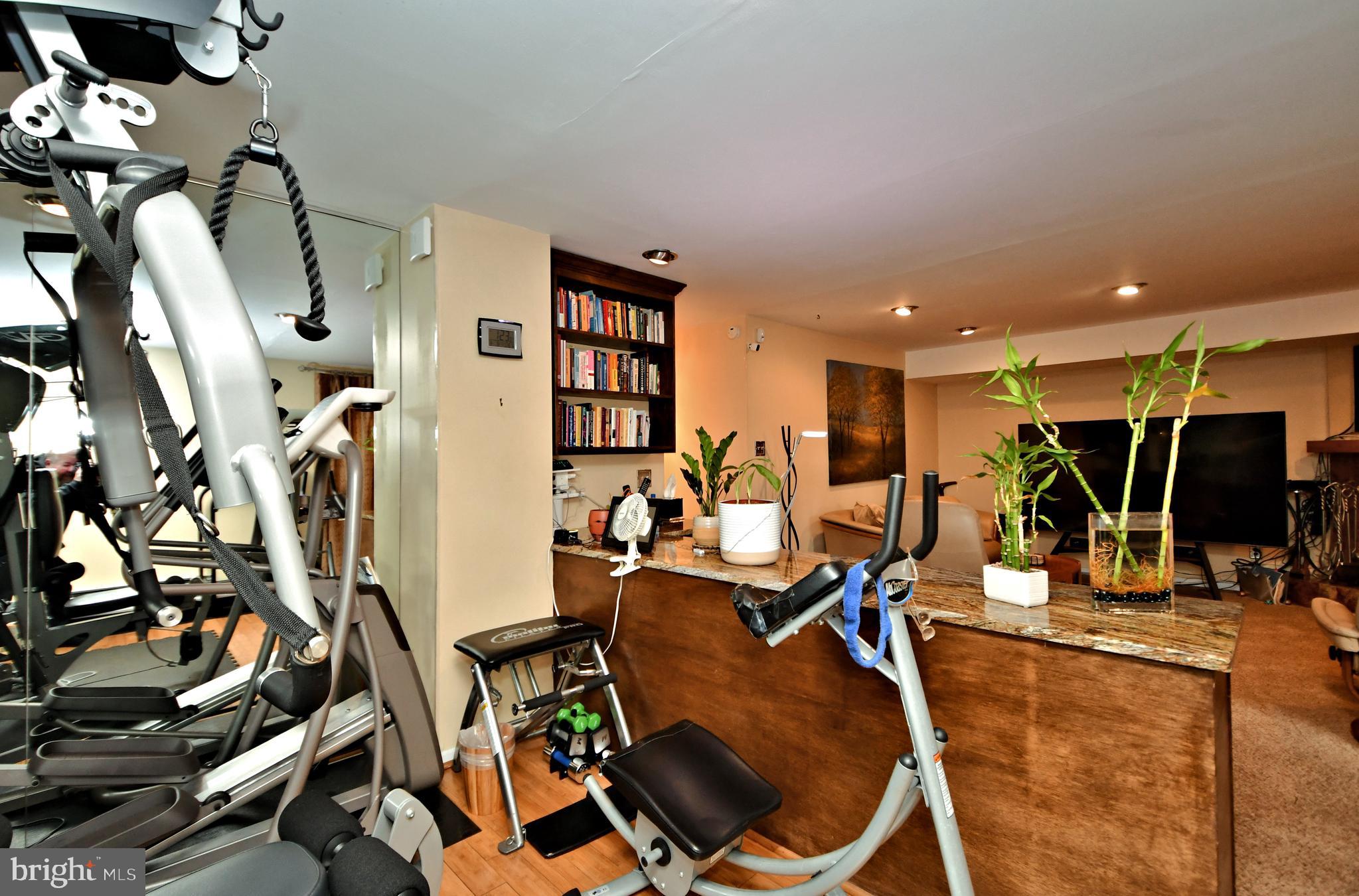 STOTESBURY TWHSE - Residential