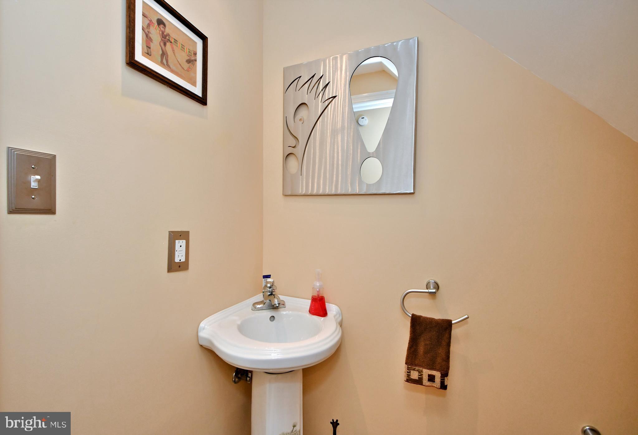 STOTESBURY TWHSE - Residential