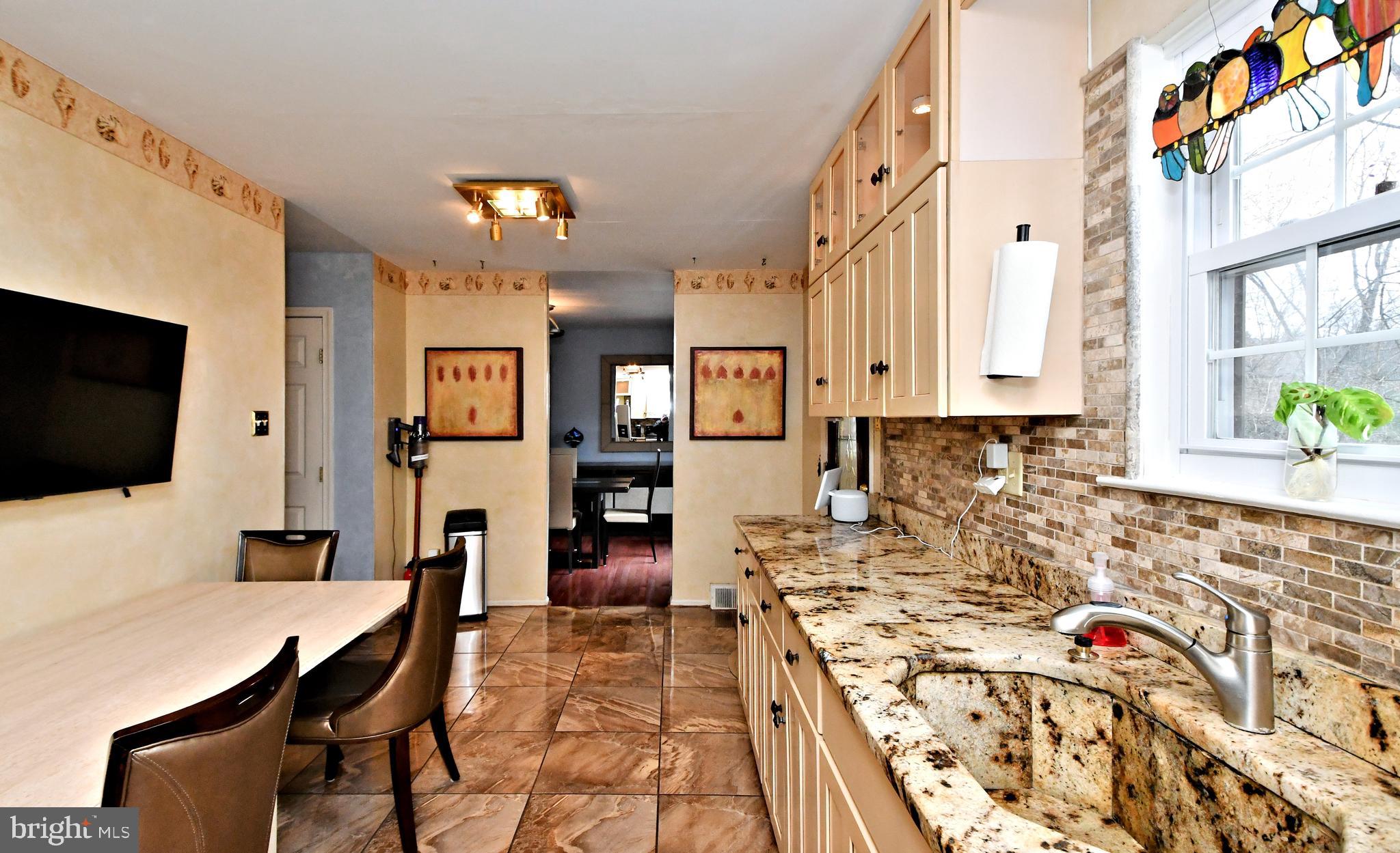 STOTESBURY TWHSE - Residential