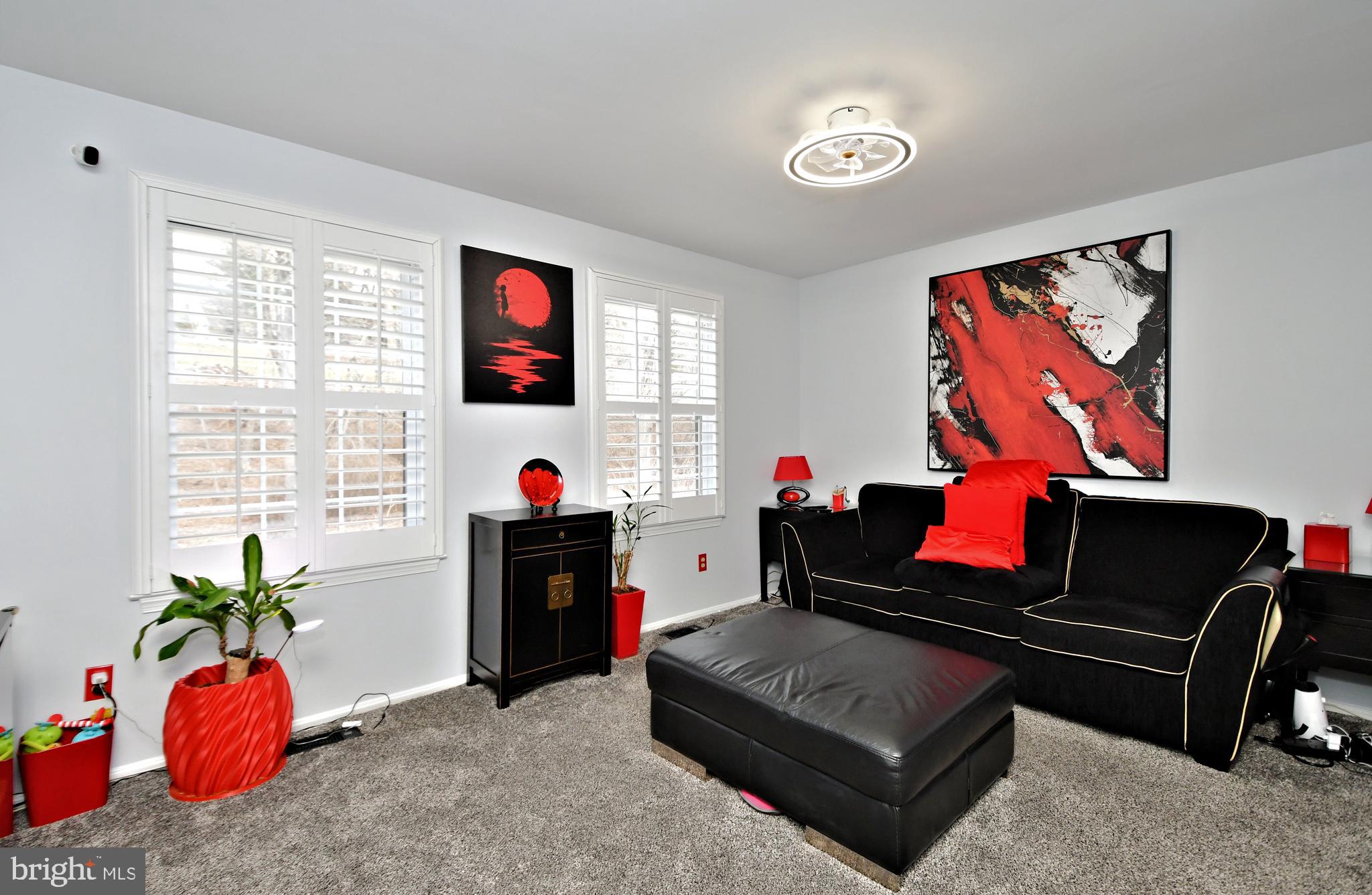 STOTESBURY TWHSE - Residential