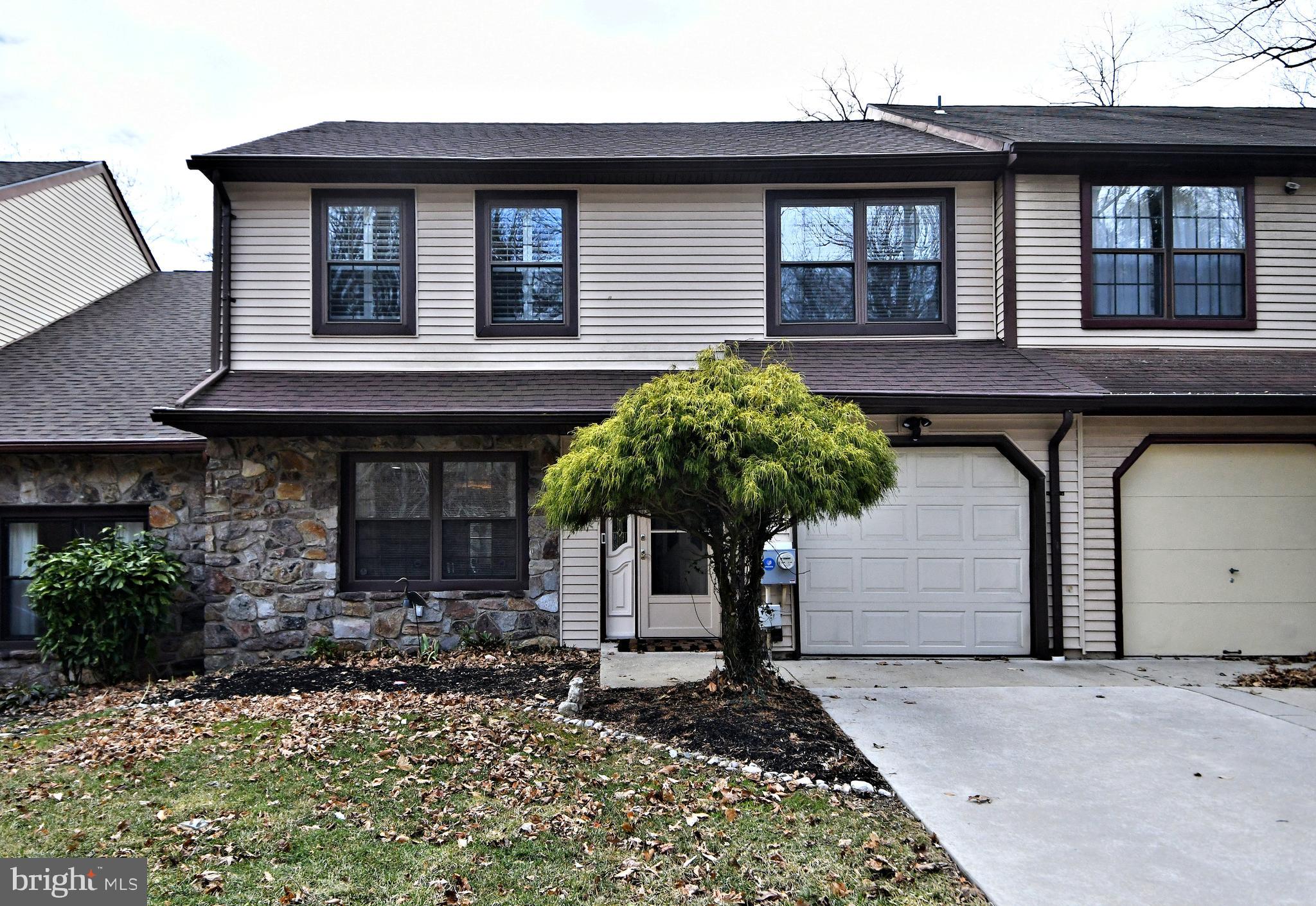 STOTESBURY TWHSE - Residential