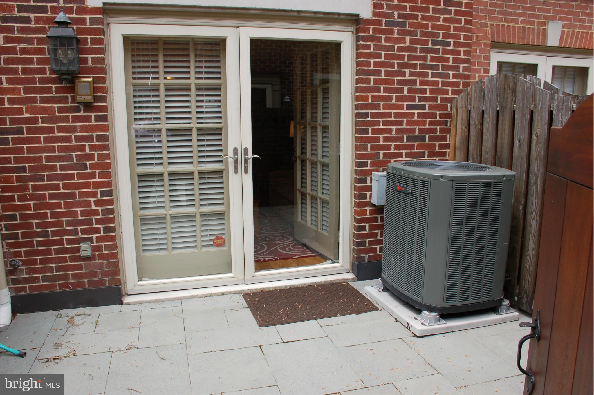 OLD TOWN - Residential Lease