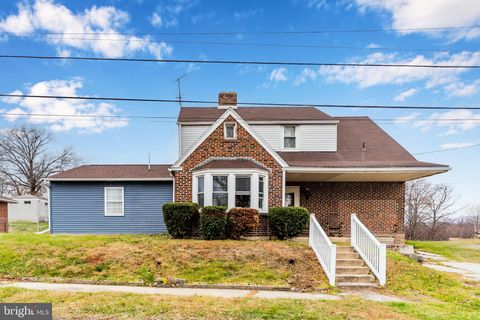 8 HELEN STREET ENOLA PA 17025