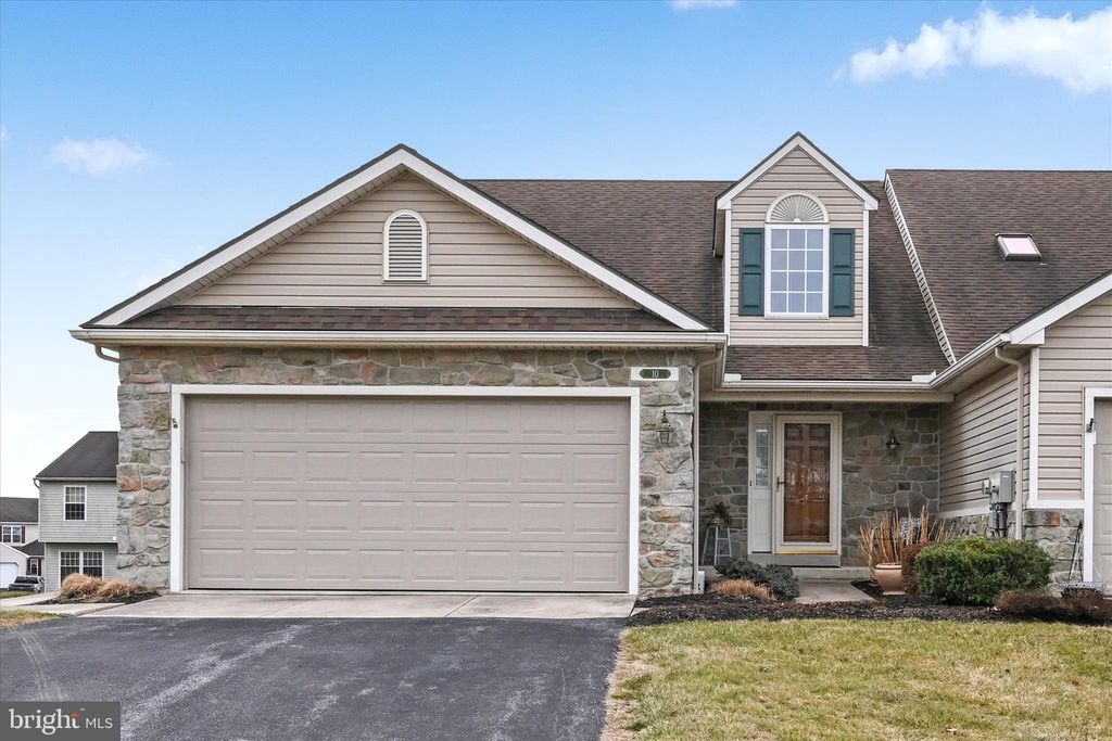 Photo of 10 Gantz Meadows, MOUNT JOY, PA 17552 (MLS # PALA2081638)