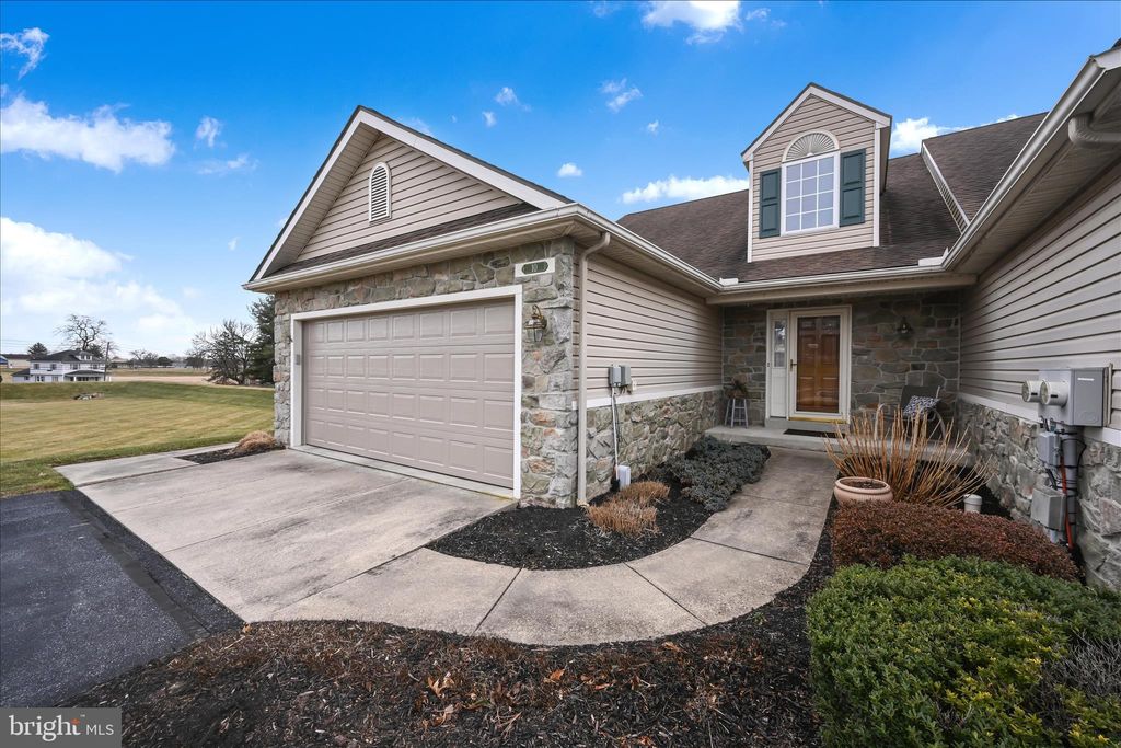 Photo of 10 Gantz Meadows, MOUNT JOY, PA 17552 (MLS # PALA2081638)