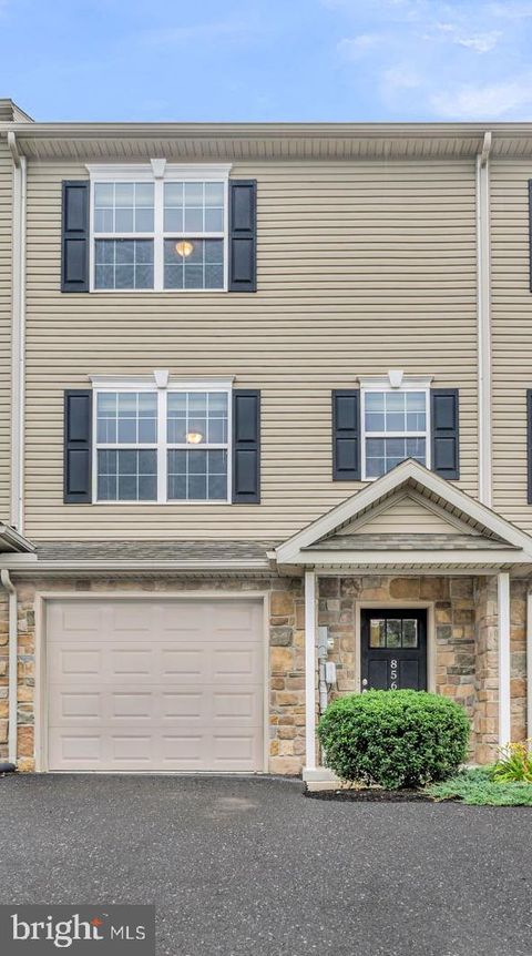 Townhouse For Sale - 856 Gregs Drive<br/> HARRISBURG, PA 17111