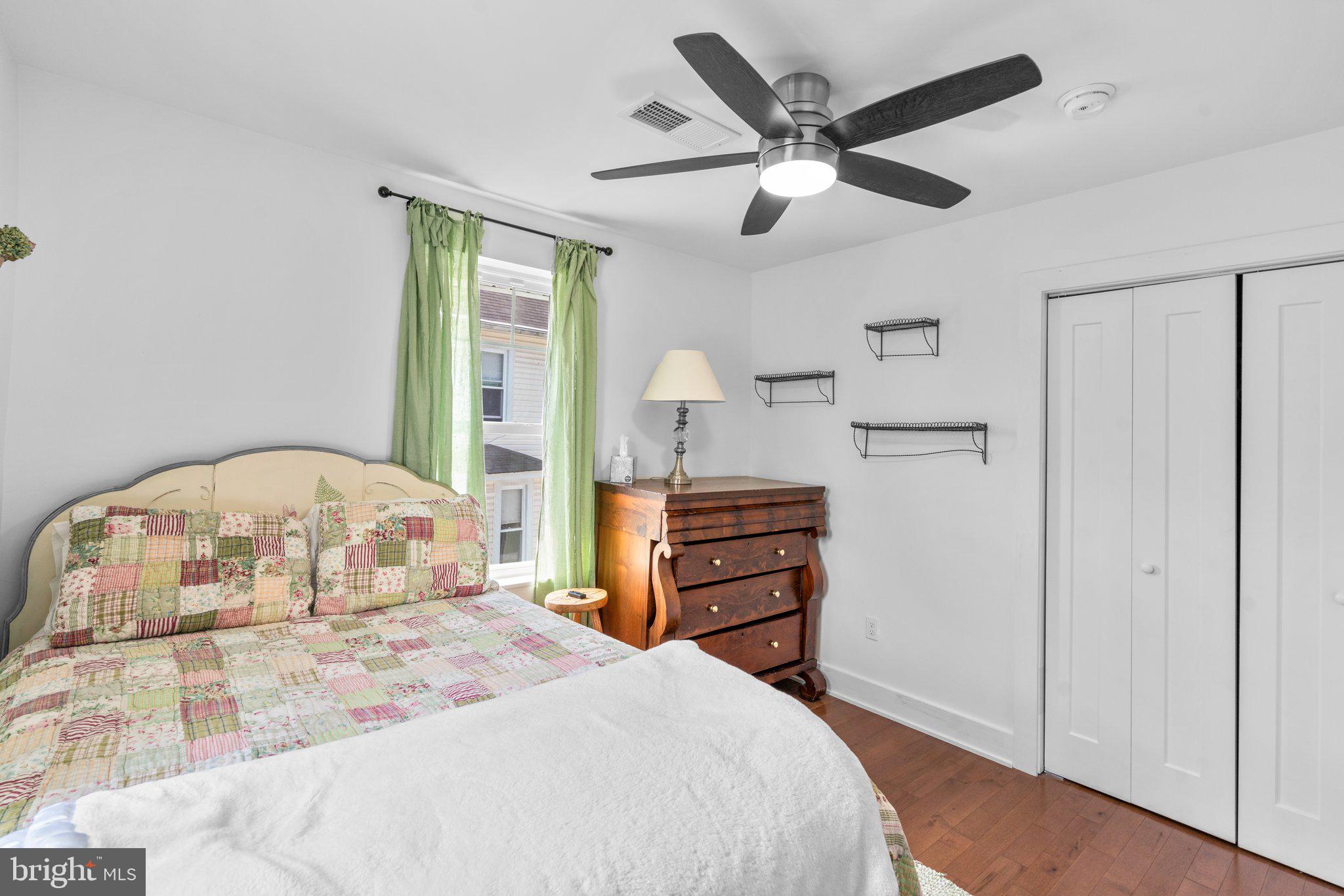 HOES HEIGHTS - Residential