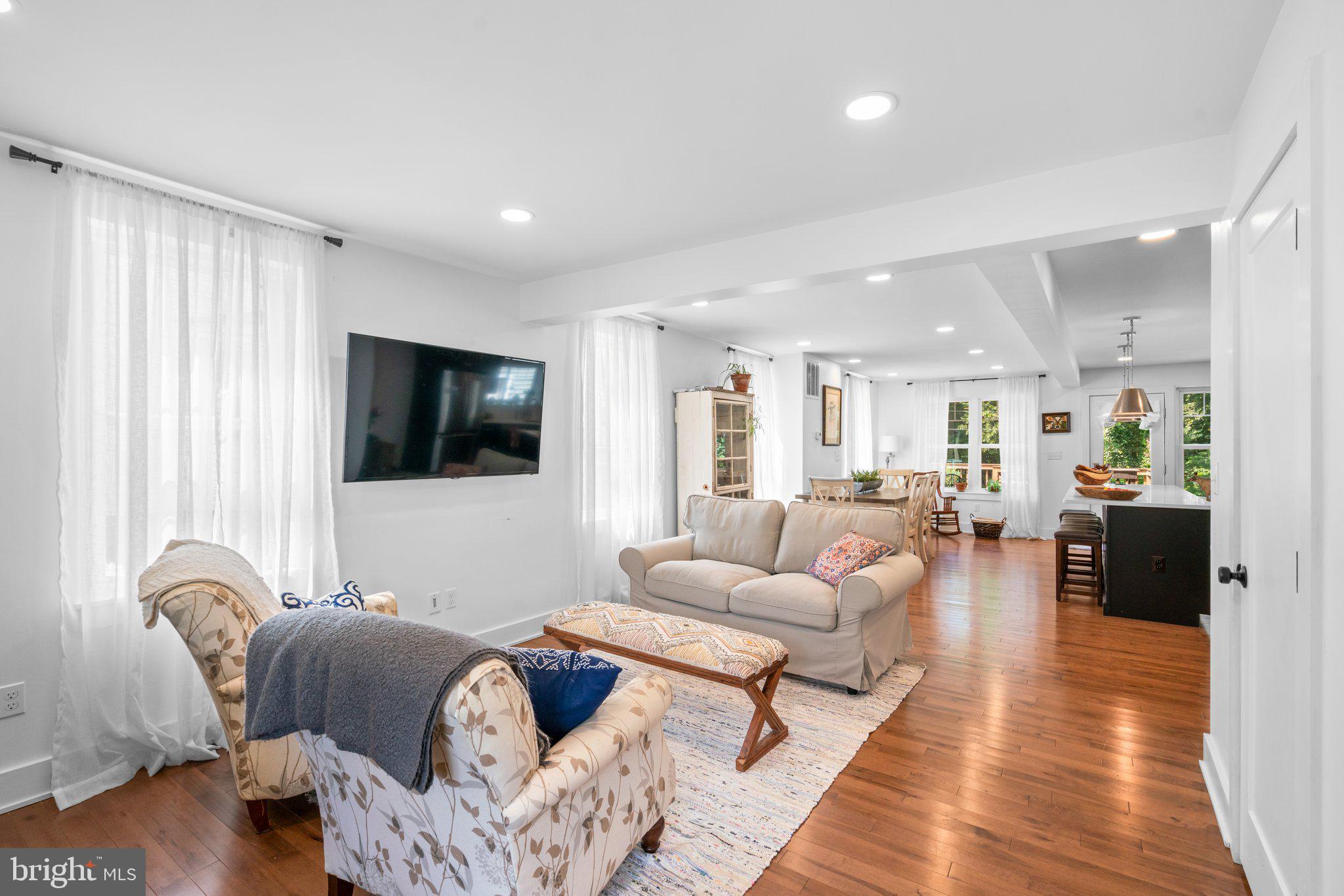 HOES HEIGHTS - Residential