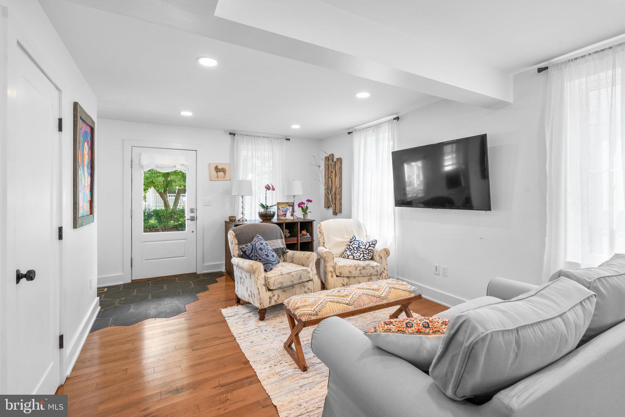 HOES HEIGHTS - Residential