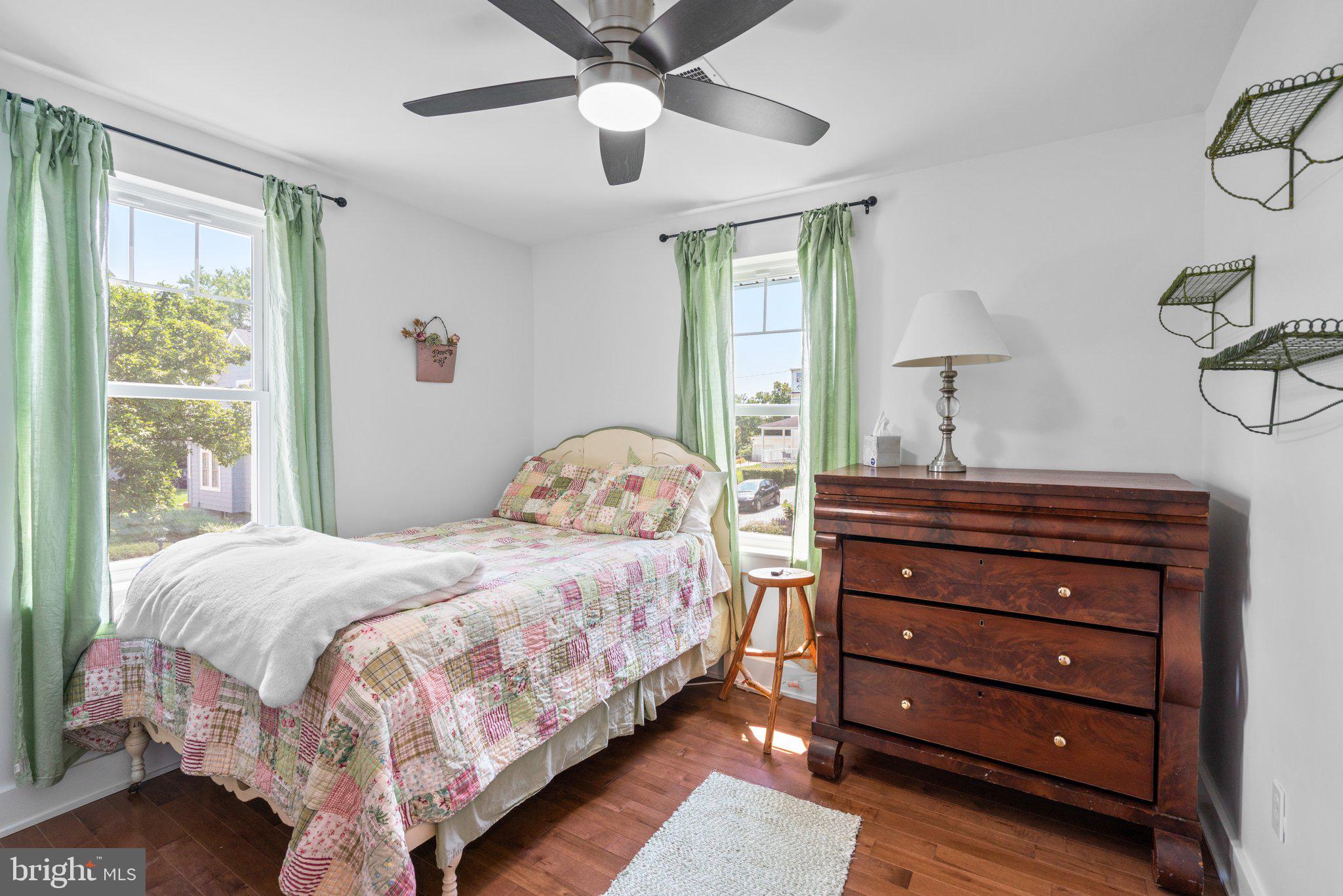 HOES HEIGHTS - Residential