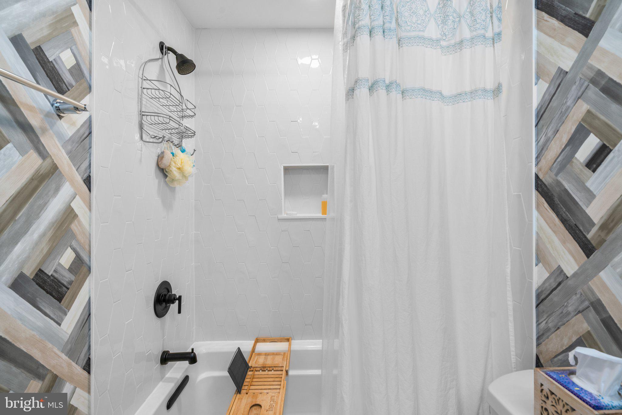 HOES HEIGHTS - Residential