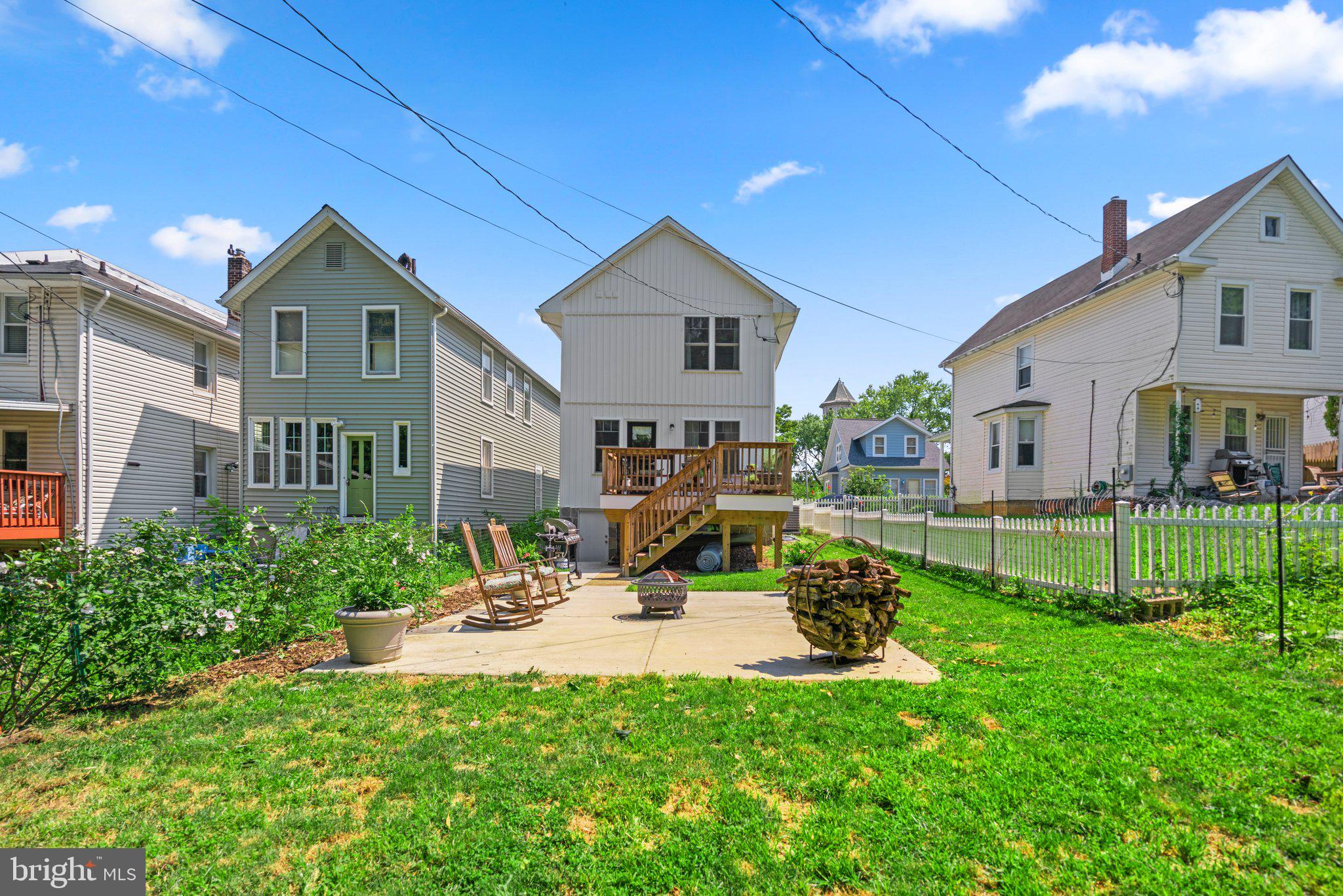 HOES HEIGHTS - Residential