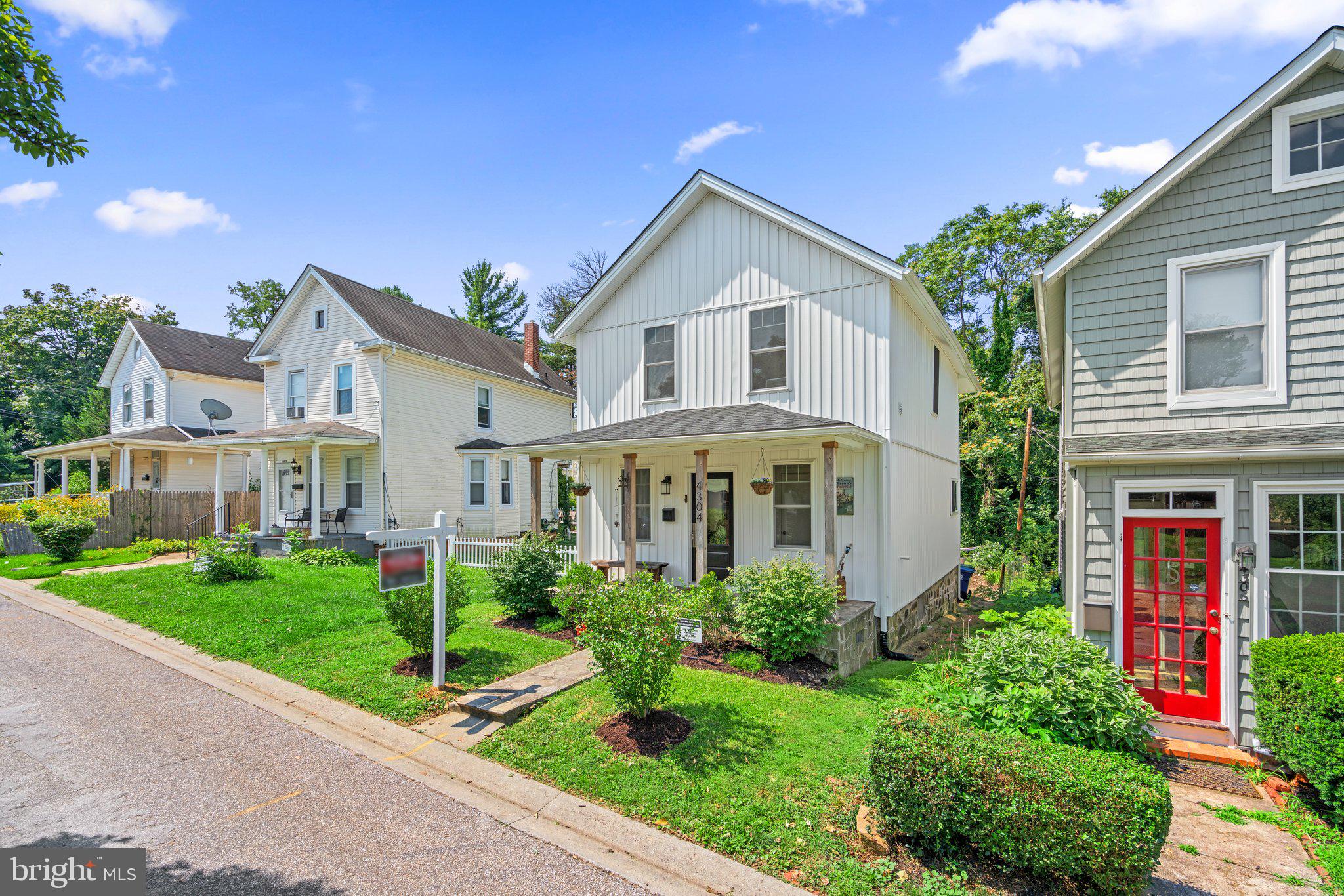 HOES HEIGHTS - Residential