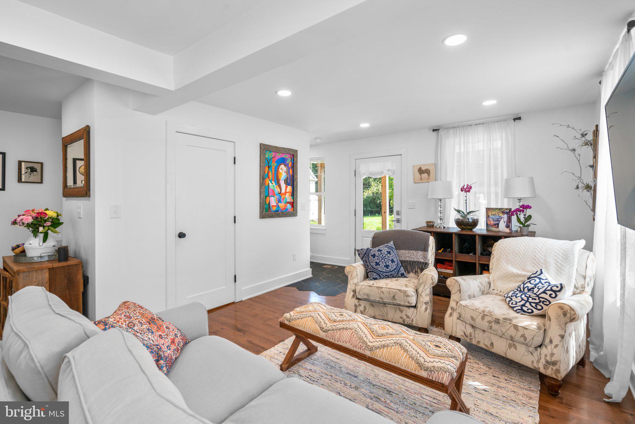 HOES HEIGHTS - Residential