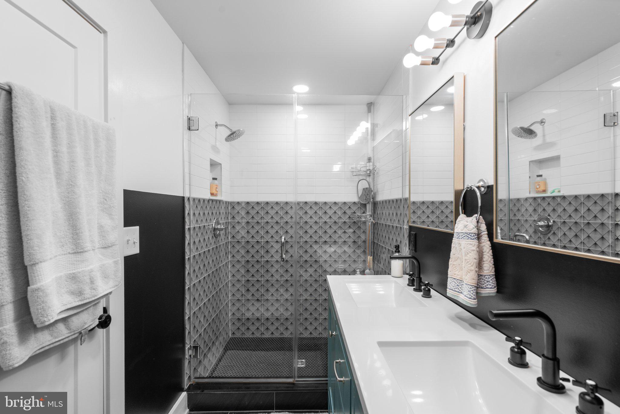 HOES HEIGHTS - Residential