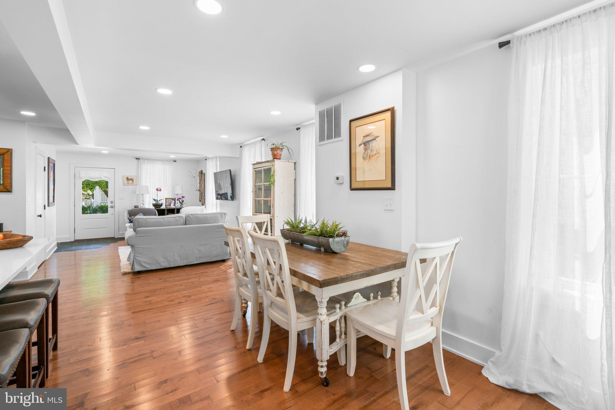 HOES HEIGHTS - Residential