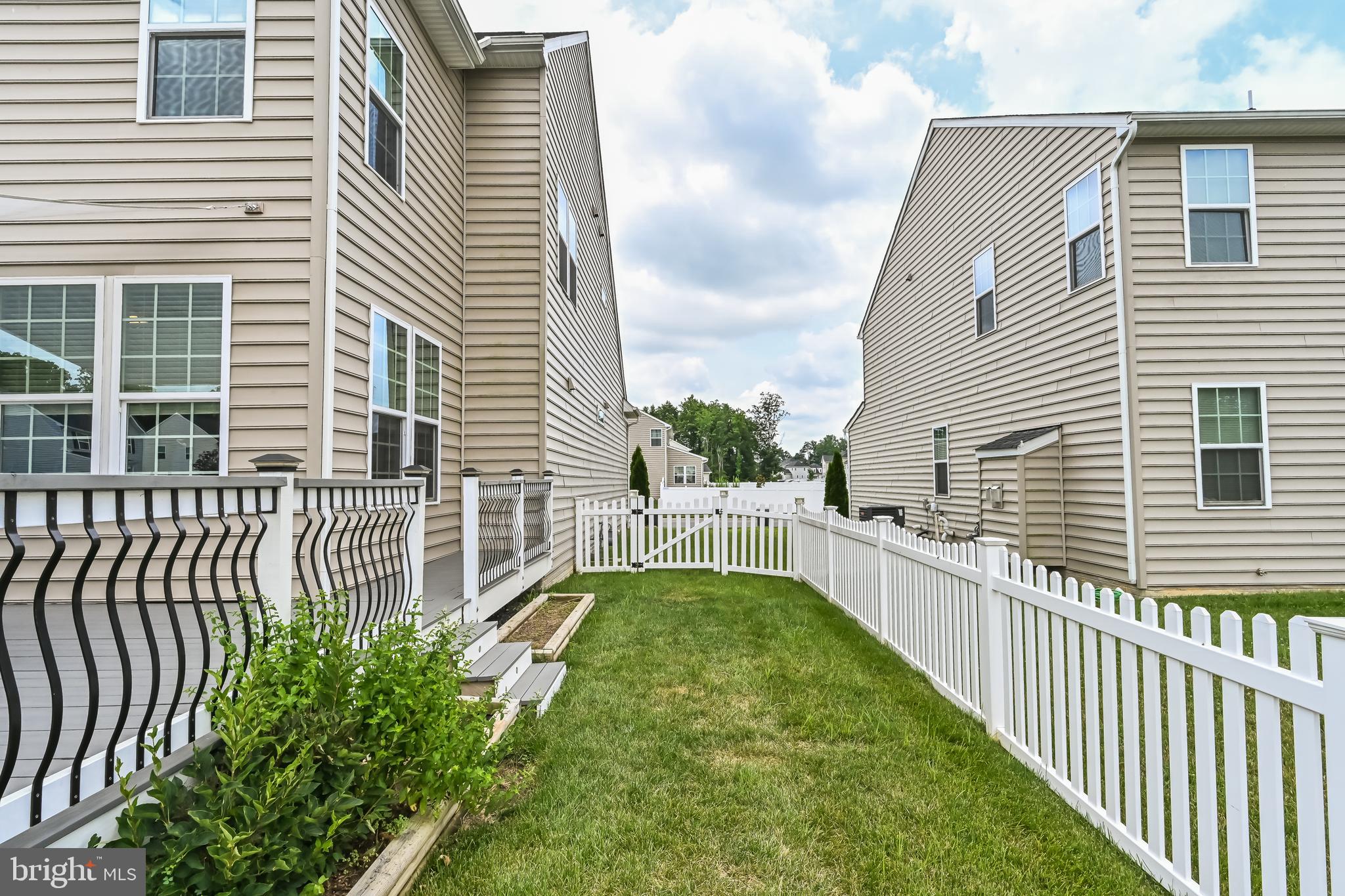 LIBERTY KNOLLS - Residential